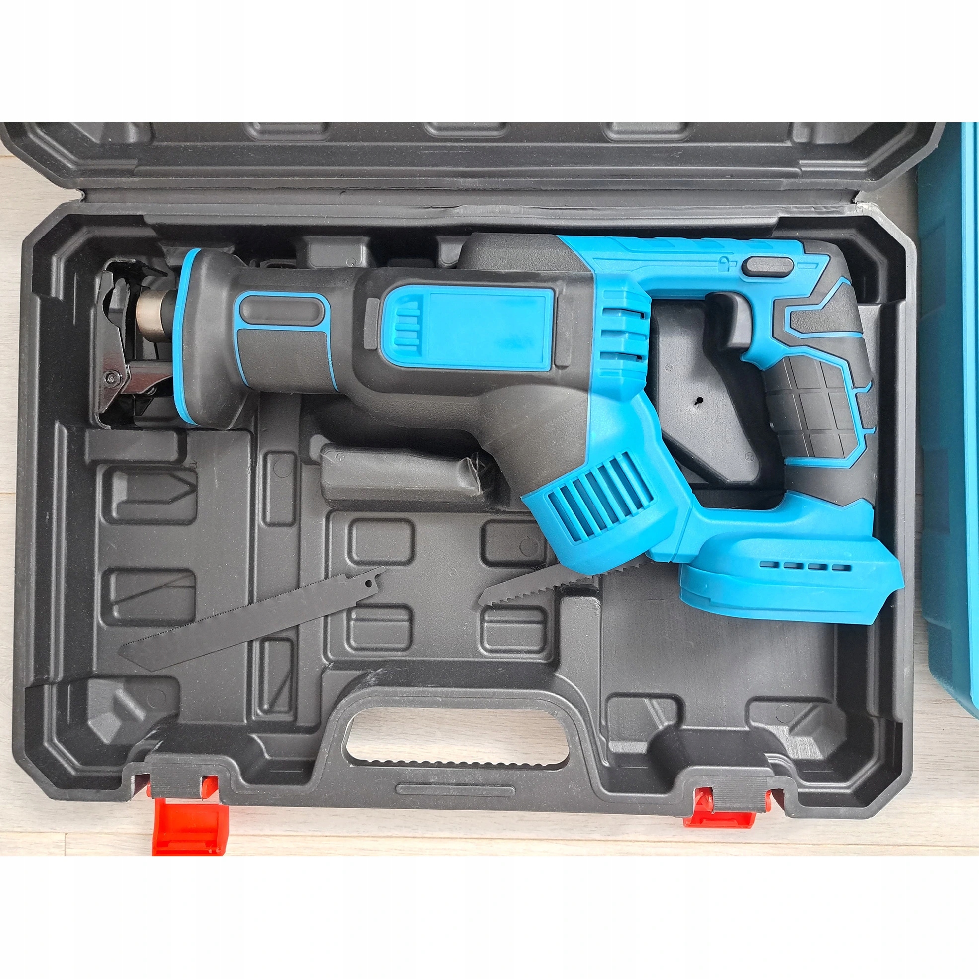 Alternatívna elektrická píla Pni CSW100 bez batérie, vrátane 4 kotúčov