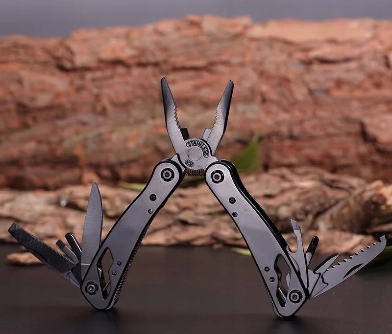 MULTITOOL NARZĘDZIE WIELOFUNKCYJNE SCYZORYK 21w1 ZESTAW BITÓW ETUI ZESTAW Model NOŻYK SURVIVALOWY ŚRUBOKRĘT NA PREZENT