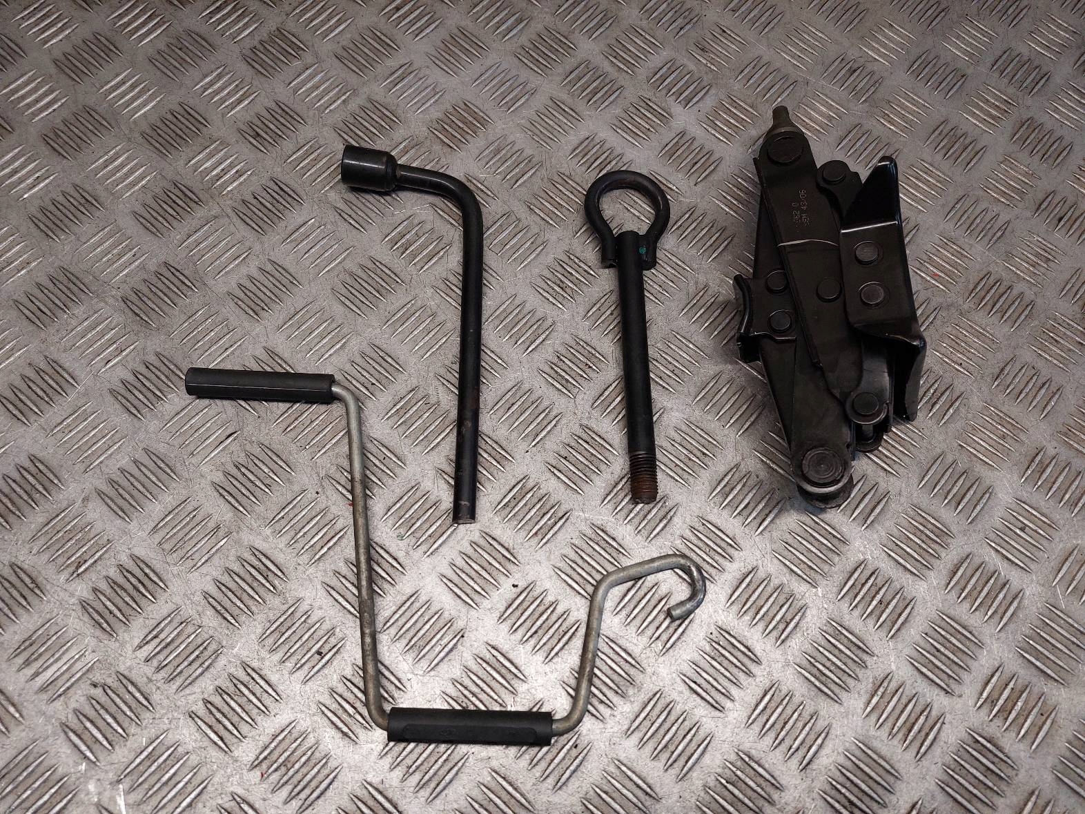 ZESTAW NAPRAWCZY KOŁA LEWAREK KLUCZ RENAULT CLIO II Phase IV Kod producenta -