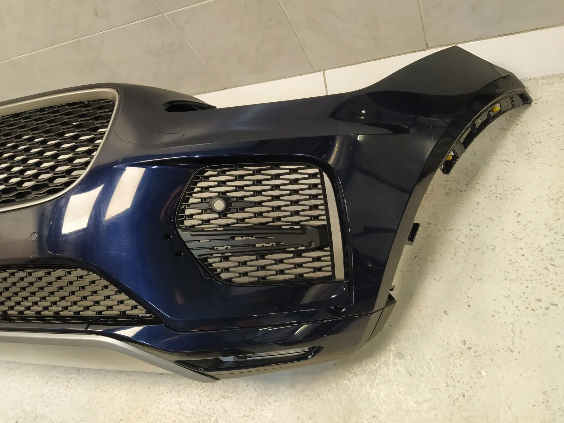 JAGUAR E-PACE X540 LIFT bumper front front 4XPDC fog lights grill logo