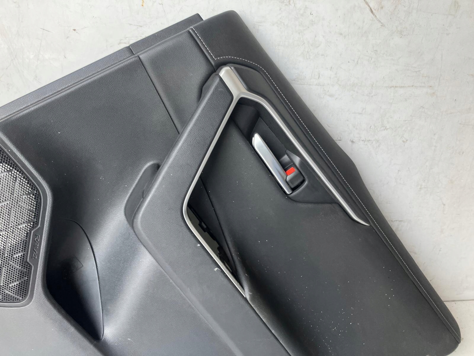 side door right rear part TOYOTA RAV4 V BIALA NITKA leather