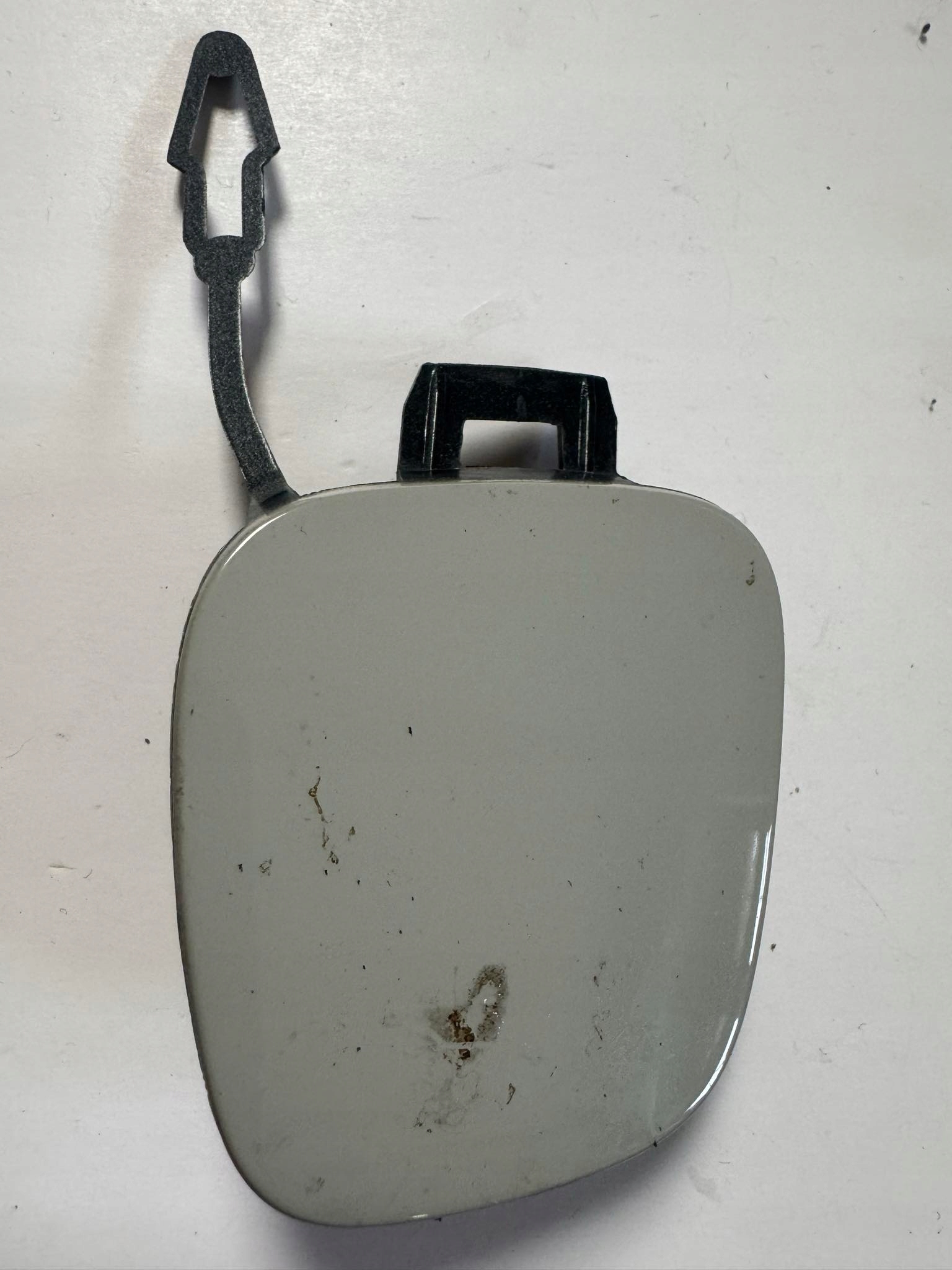 VW TAIGO 20-22r. abschleppöse der stoßstange vorne 2G7807241