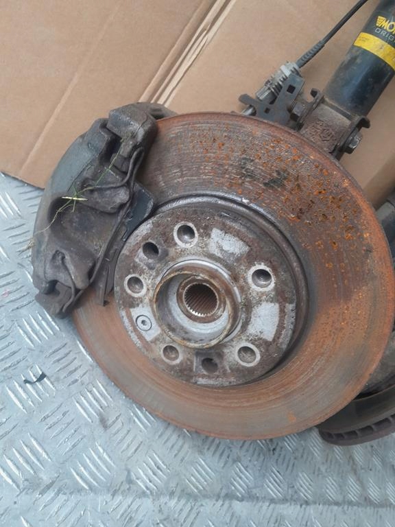 поворотный кулак, цапфа перед opel Astra H 1,7 GTC