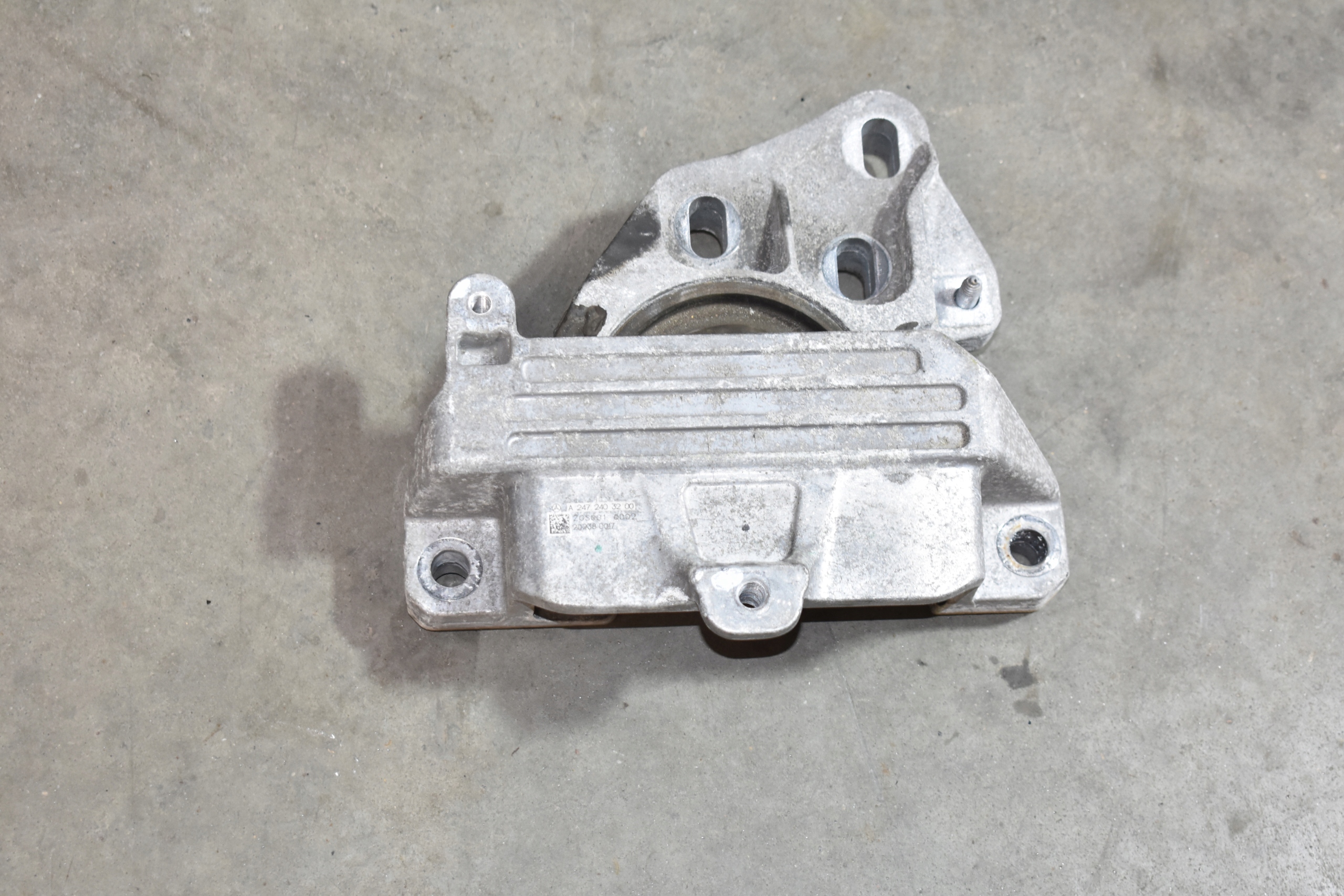 IDEALNA airbag engine mount MERCEDES GLA H247 1