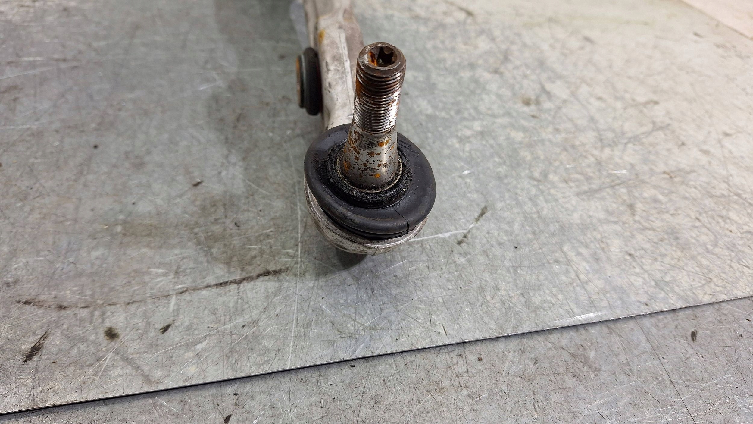 arm left front PROSTY lower 22207 MERCEDES S KLASA W222