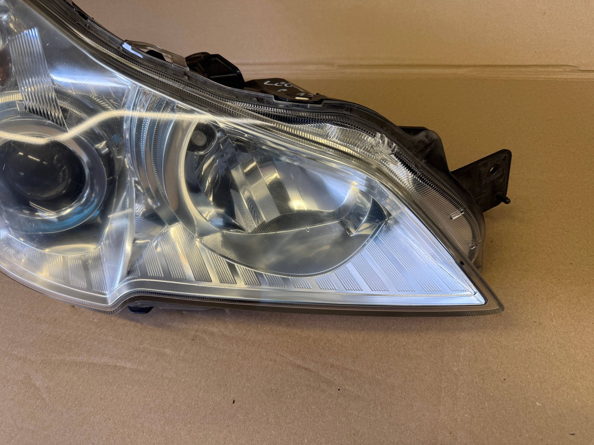 SUBARU LEGACY V light front front right XENON complete 100-20064