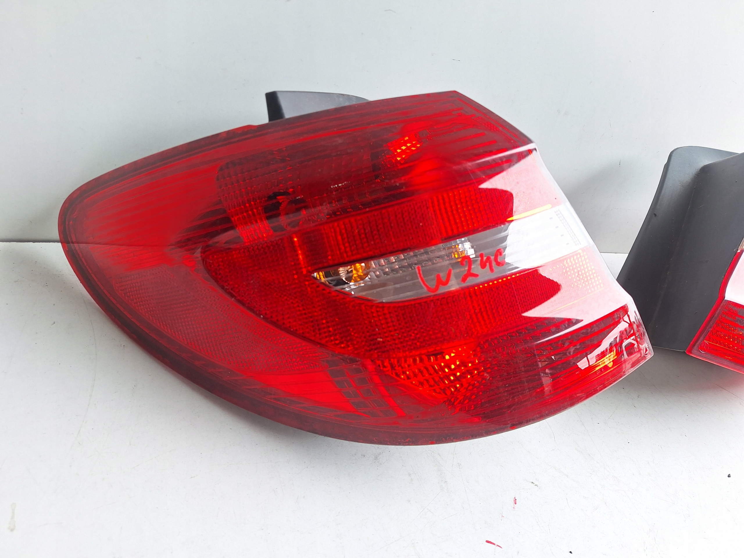 MERCEDES B-KLASA W246 12-15 light rear part left