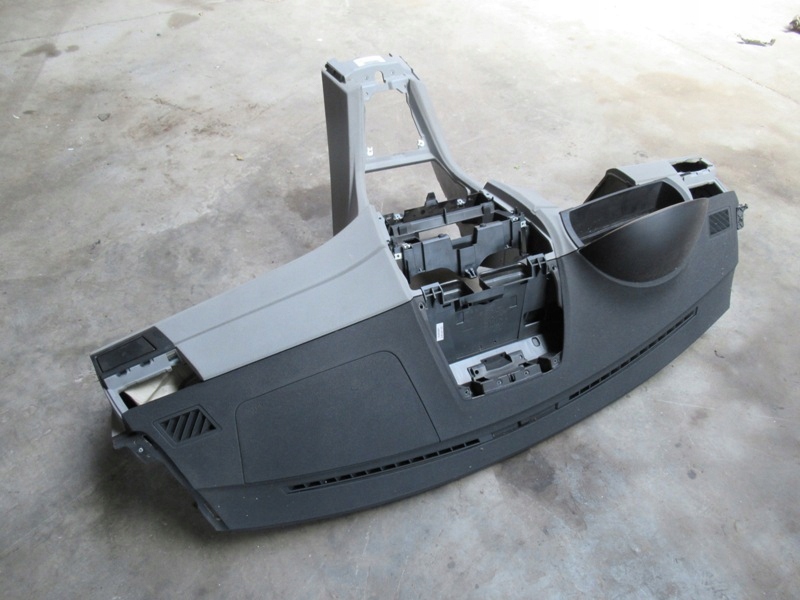 BMW X3 E83 торпеда консоль европа