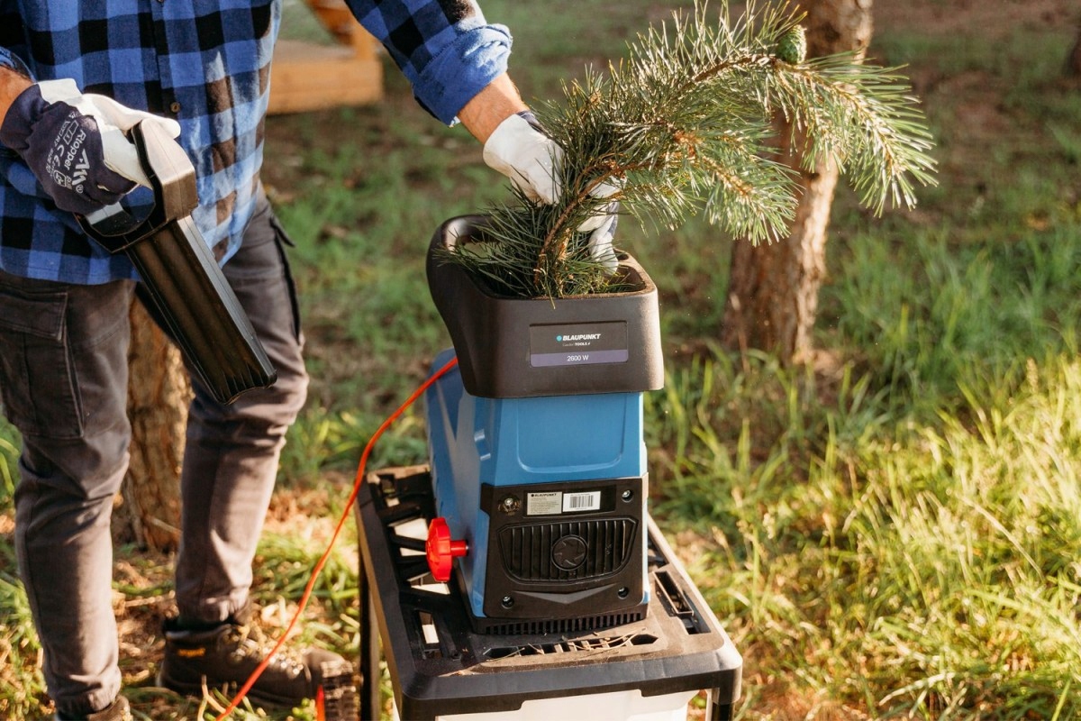 BLAUPUNKT Rozdrabniacz GS7010 2600W Rodzaj mechanizmu tnącego wałki frezujące