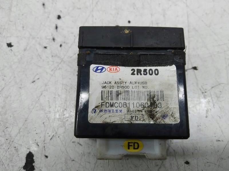 Adattatore AUX 96120-2R500 Hyundai i30 e (2007-2012)
