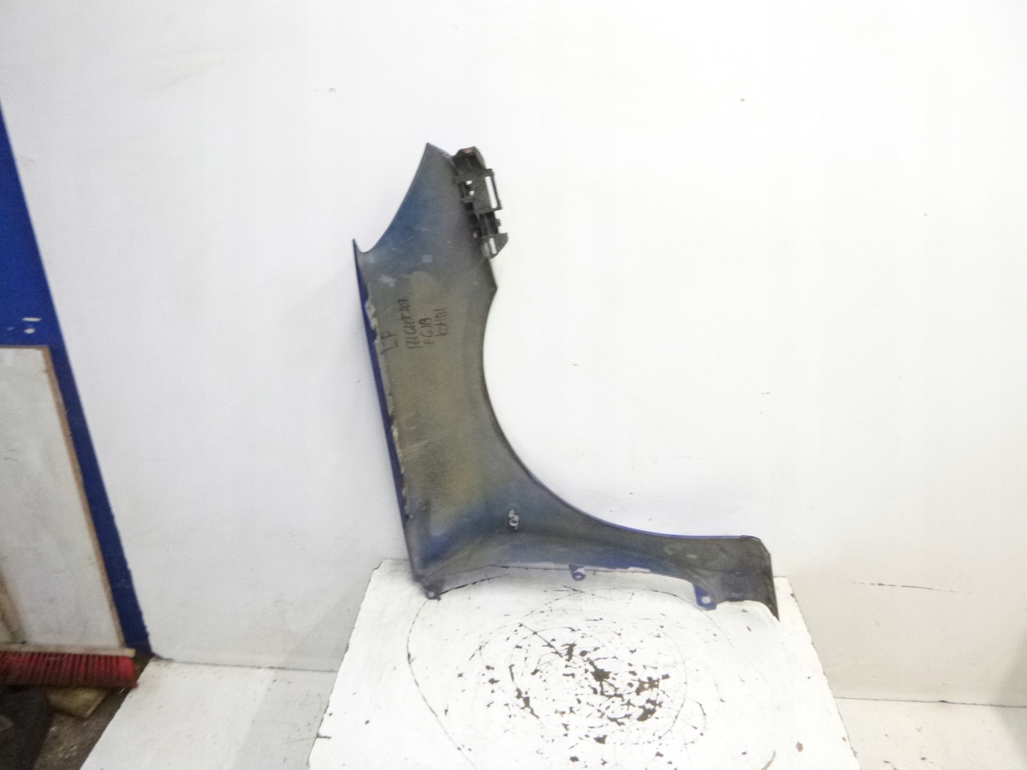 parafango sinistra Peugeot 307 EGJB 2004r. Kombi