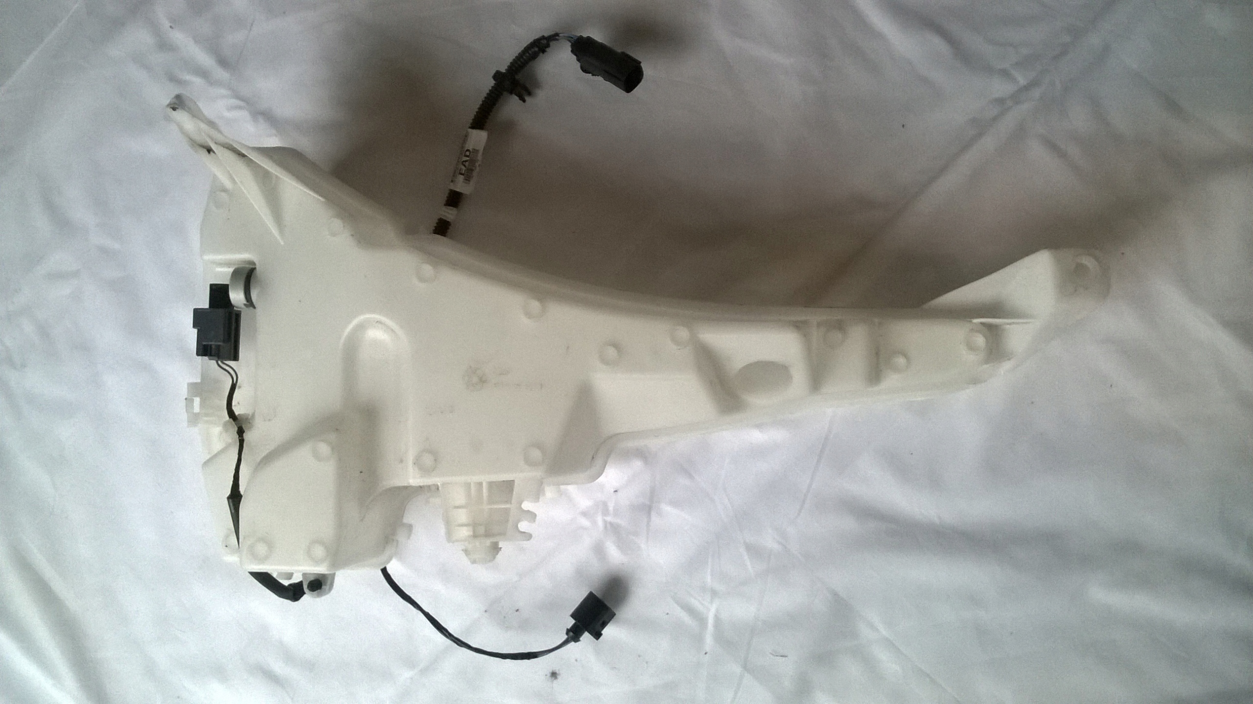 FORD KUGA MK III ESCAPE zbiorniczek spryskiwacza LV4B-13K175