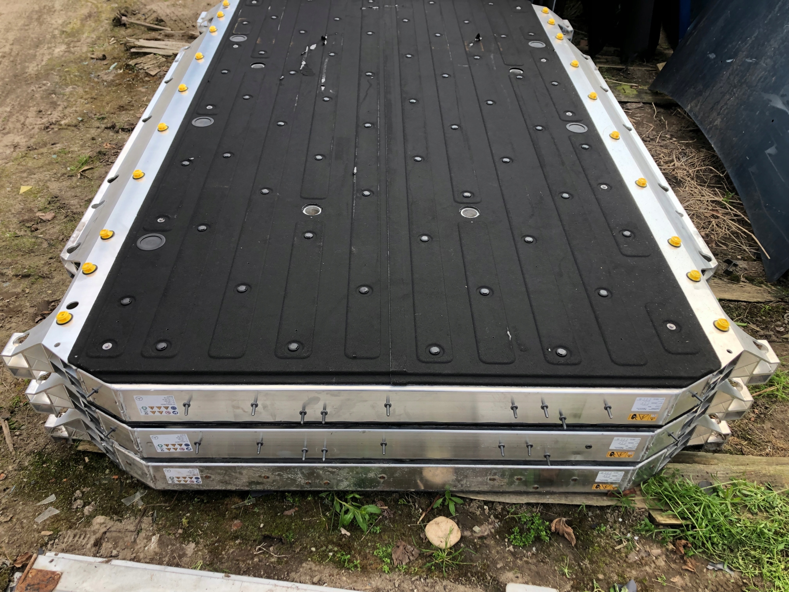 Mercedes EQC 293 ALU Rama abdeckung BODEN-