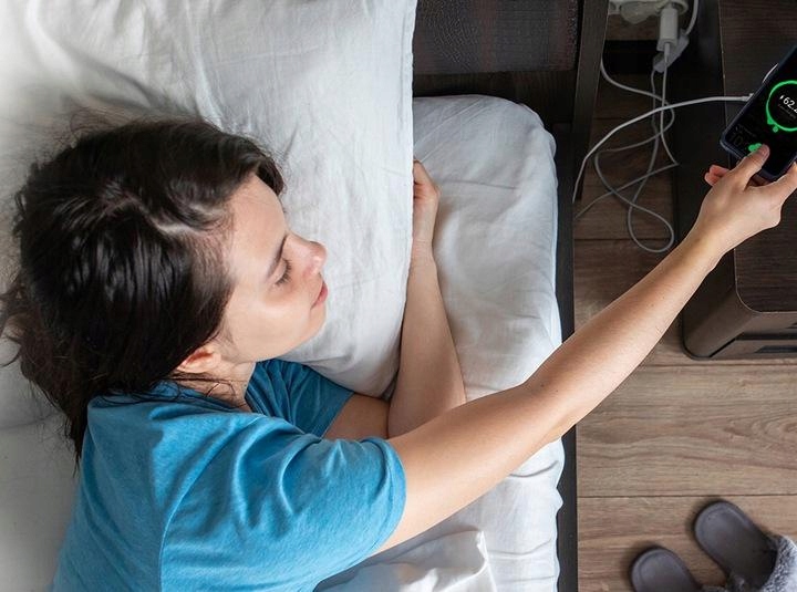 KOSTKA DO SZYBKIEGO ŁADOWANIA MOCNY KRÓTKI PRZEWÓD W OPLOCIE USB-C /USB-C Waga produktu z opakowaniem jednostkowym 0.06 kg