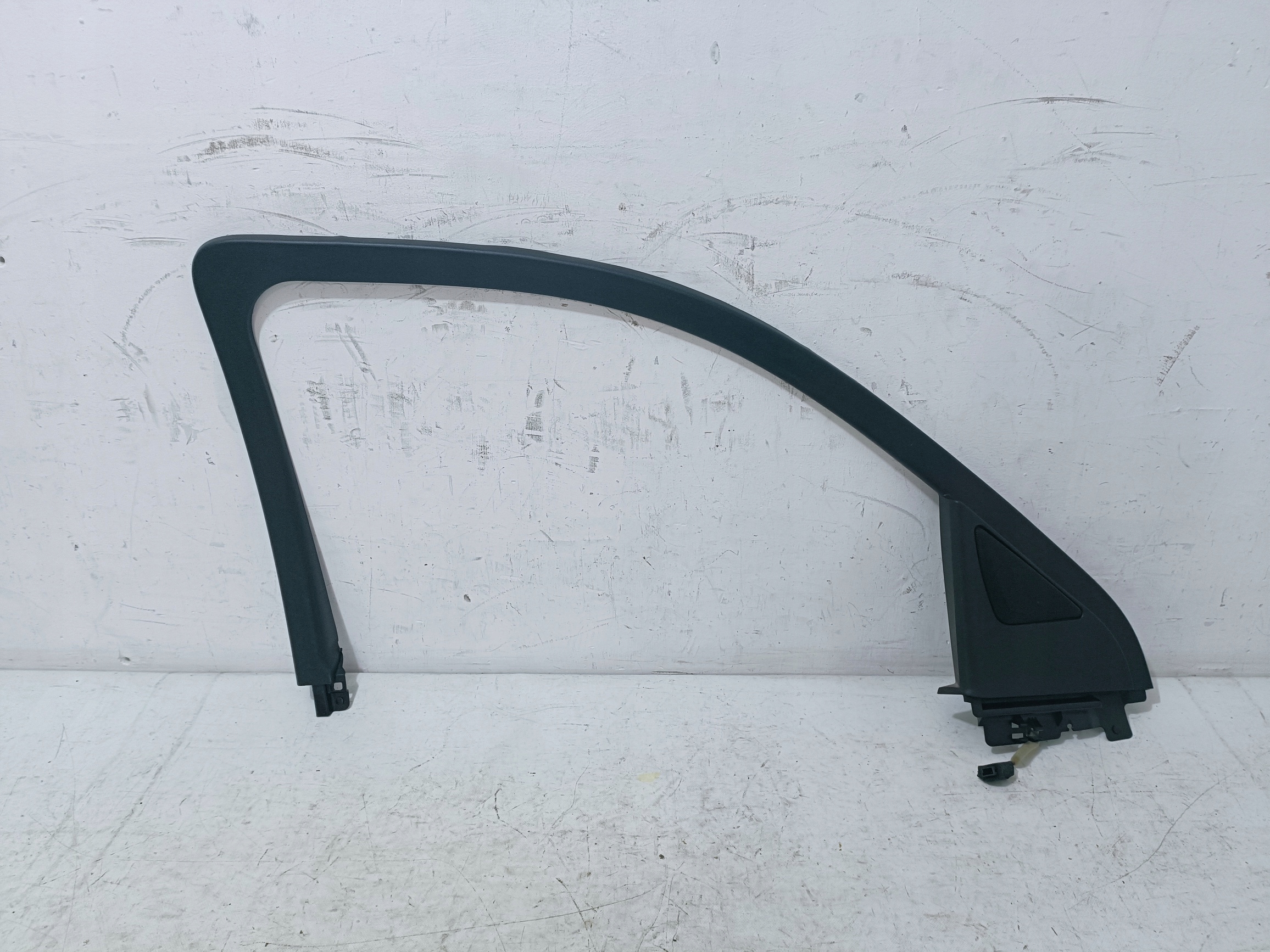 CADILLAC ESCALADE IV 15- left front frame gasket door 23447342