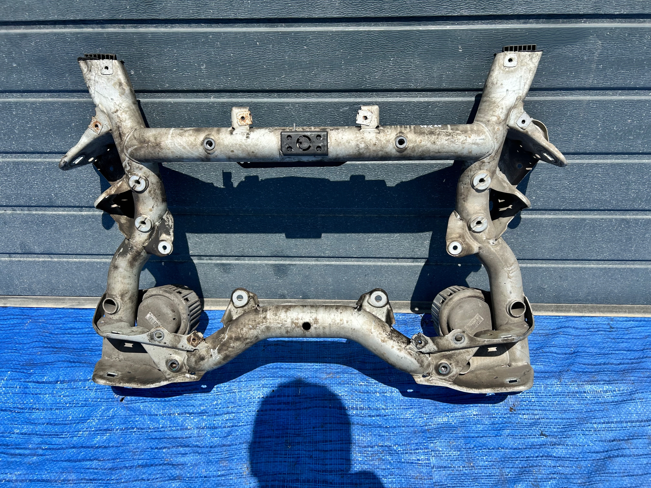axle beam front of the engine MERCEDES CLS W218 sider subframe axle beam front
