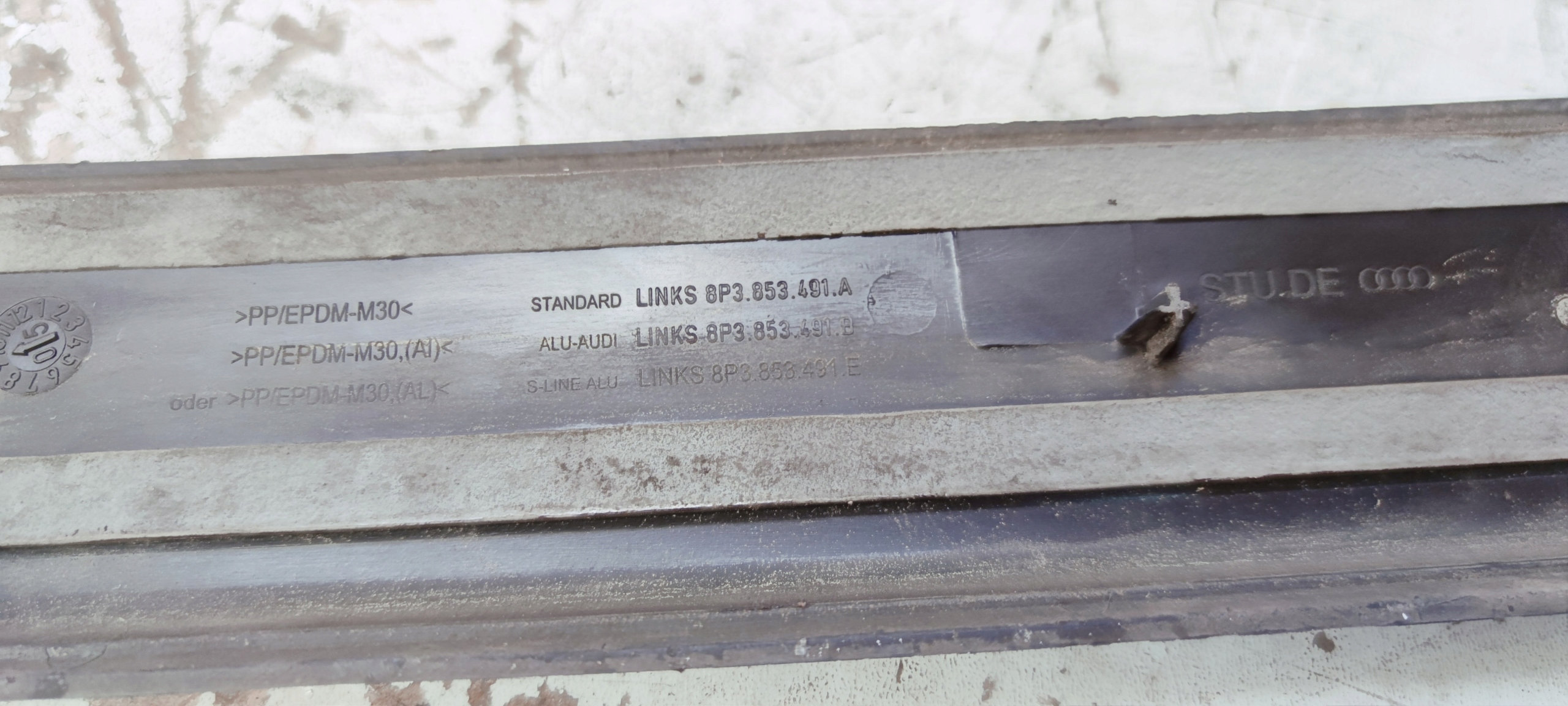 moulding threshold left S LINE AUDI A3 8P 8P3853491E