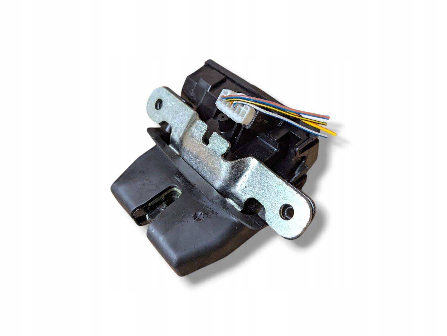 lock bonnet boot Ford Fiesta 6 2009 8A61-A442A66-BA