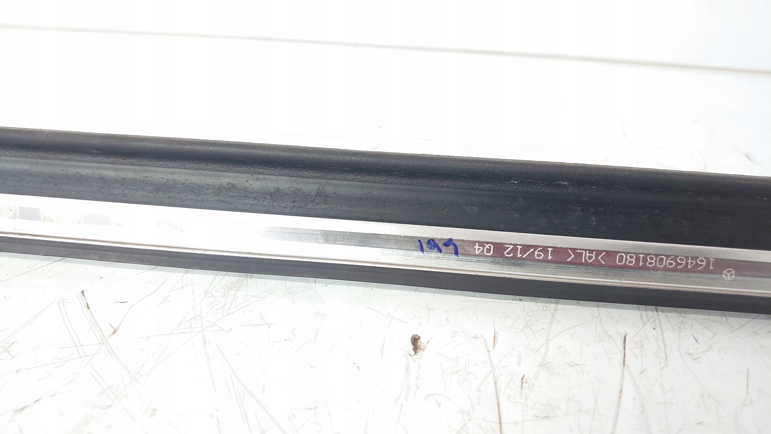 MERCEDES GL X164 moulding dust left rear part 1646908180