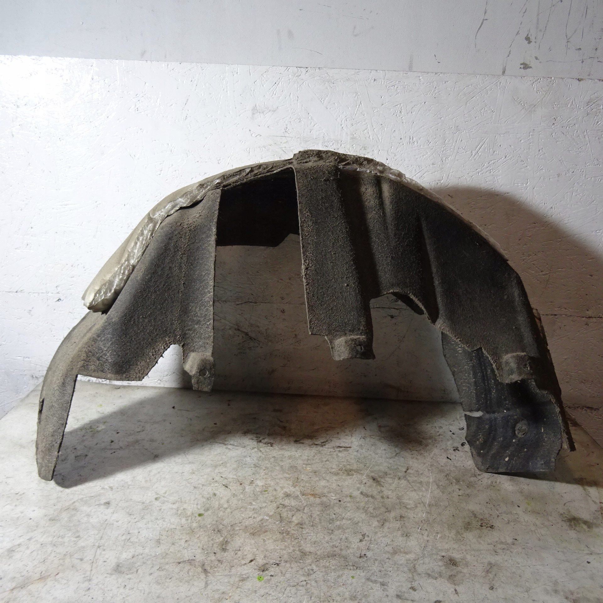 FORD TRANSIT COURIER Radschale heck links