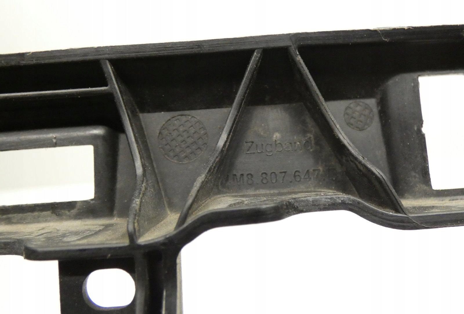 AUDI RSQ8 4M8807647B Lüftungsgitter mitte der Stoßstange vorne