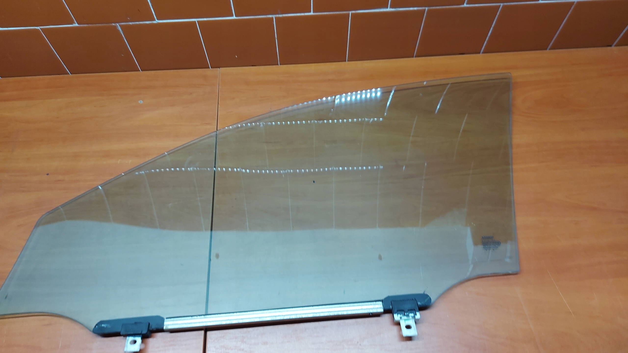 window right right front TOYOTA AVENSIS T25 03-09
