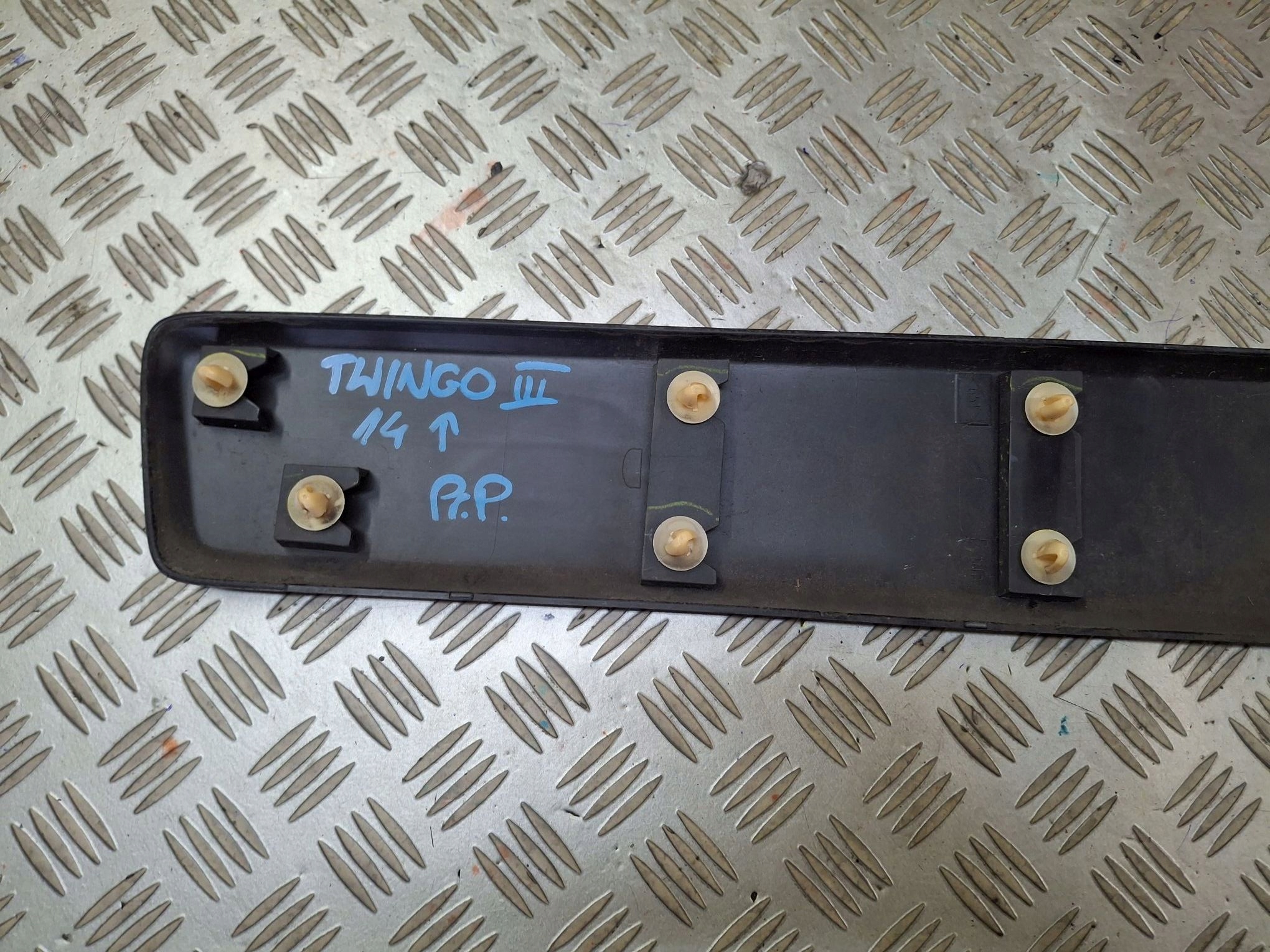 moulding for door right RENAULT TWINGO III 2014R->