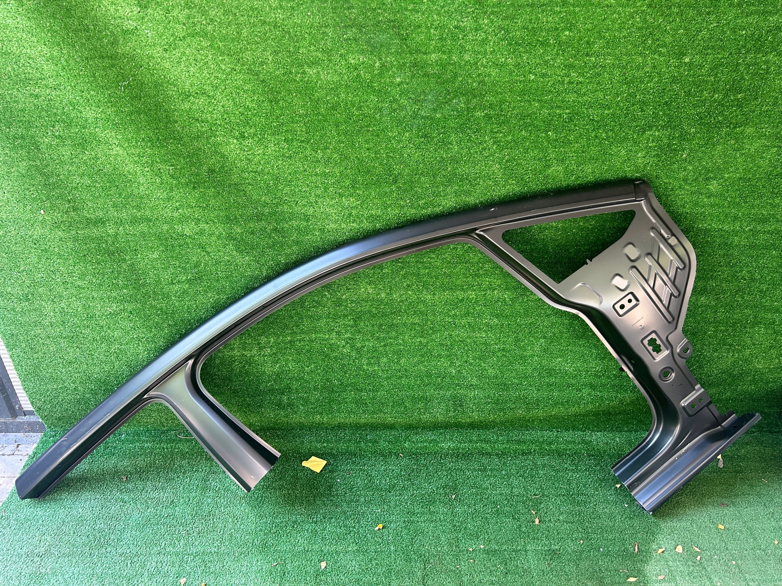 Vw 510 Sportvan sloupek pravý předek přední