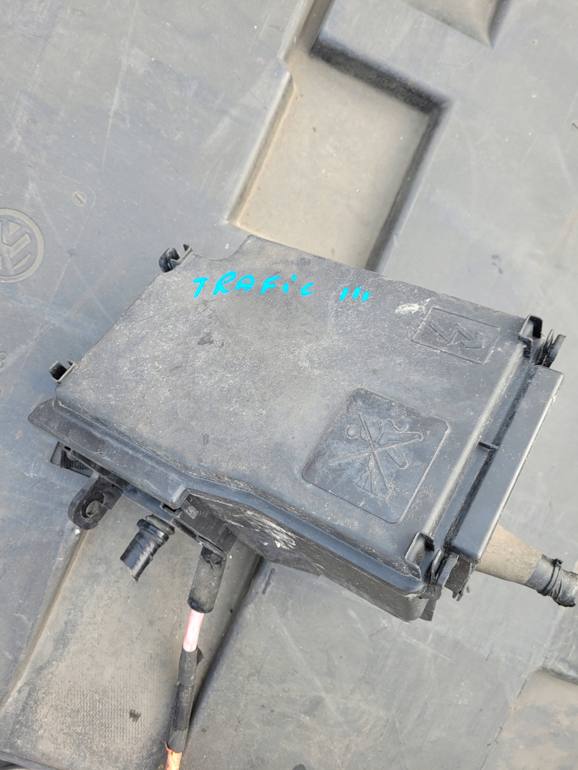 Module fusibles Boîte RENAULT TRAFIC III