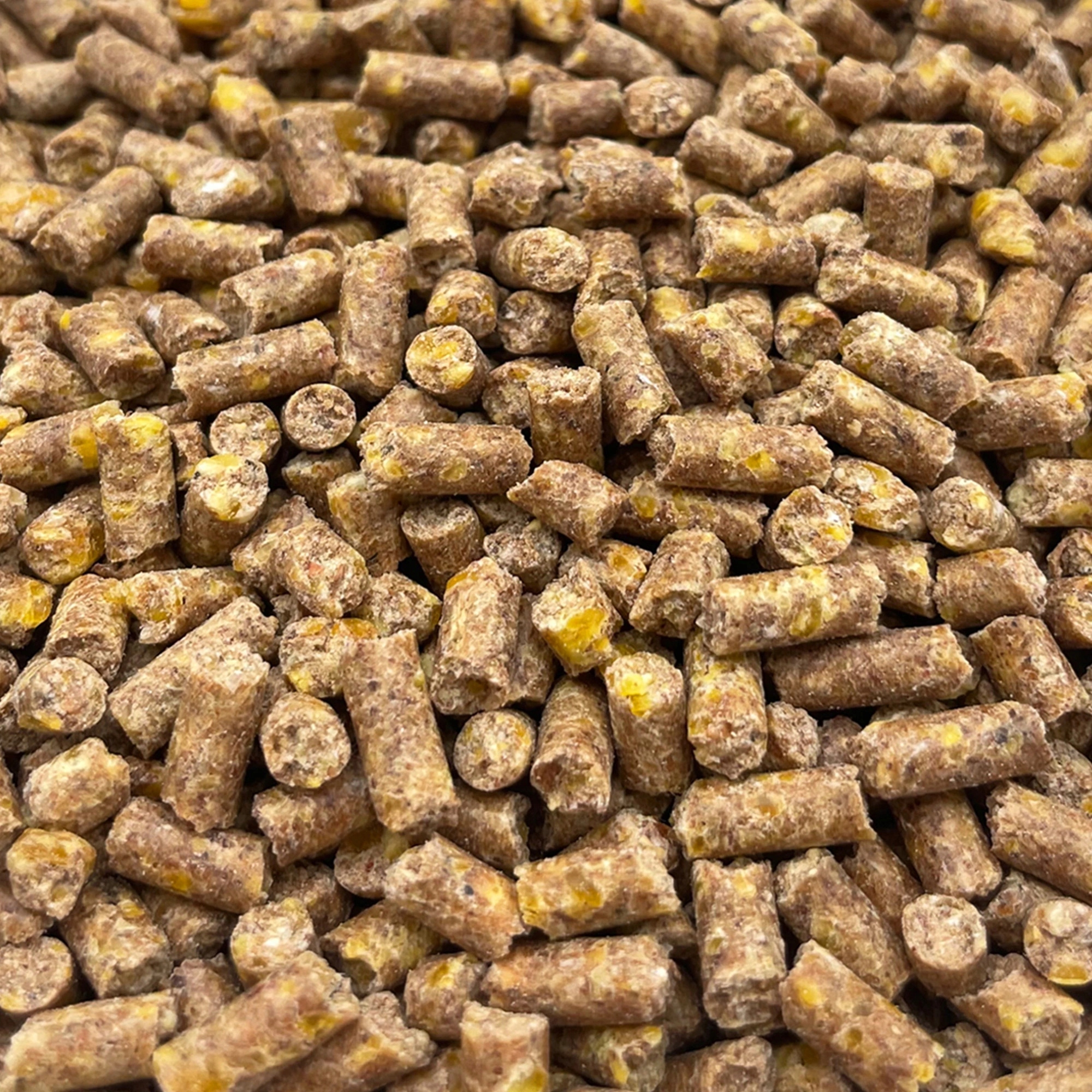 Pellet wędkarski 12mm, kukurydza z truskawką, zanęta 4,5kg, granulat