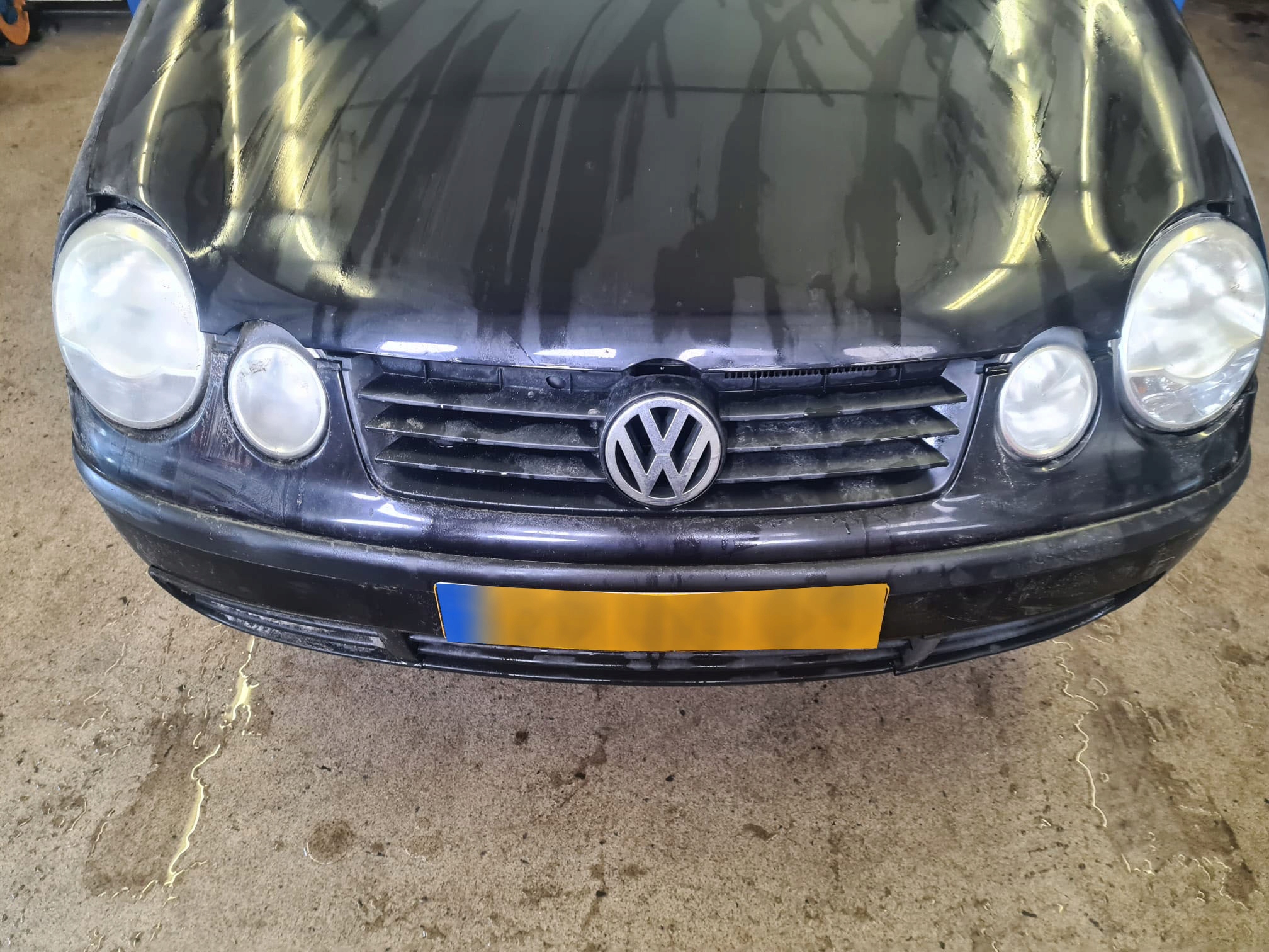 Zderzak przedni VW Polo IV 9N Kod lakieru LC9Z Zderzak przedni VW Polo