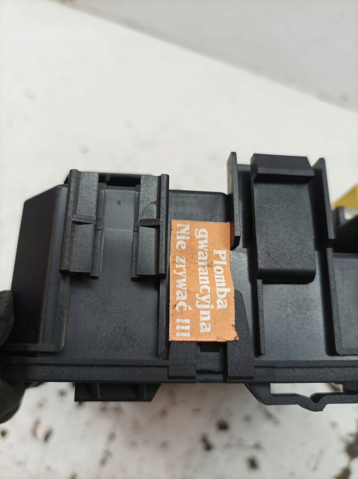 Boîte BSI 13180773 Opel Astra III (2004-2014 ) H