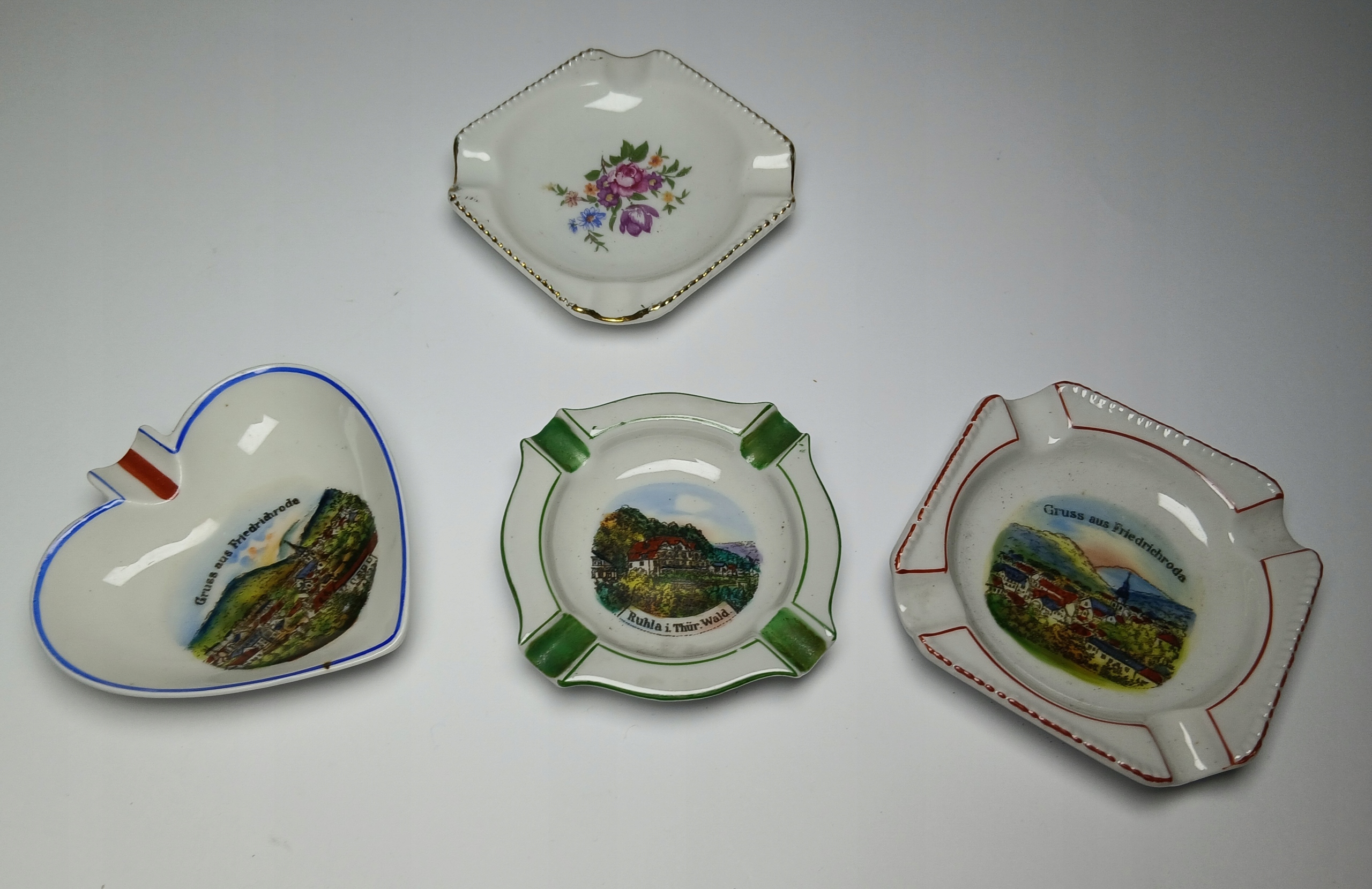 PORCELANA MAŁE POPIELNICZKI KOLEKCJONERSKIE