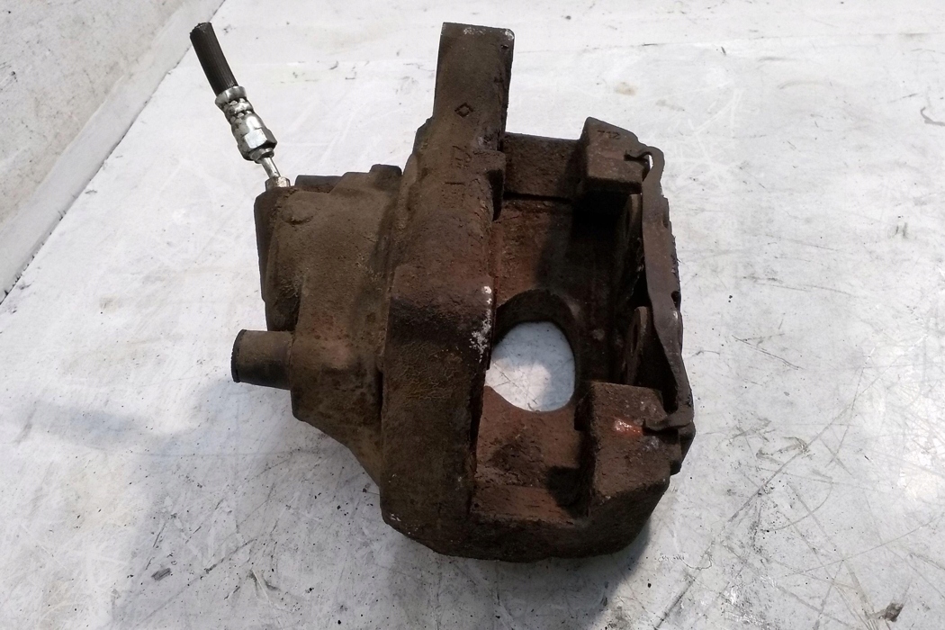 caliper brake front VOLKSWAGEN TOUAREG 7L6 106