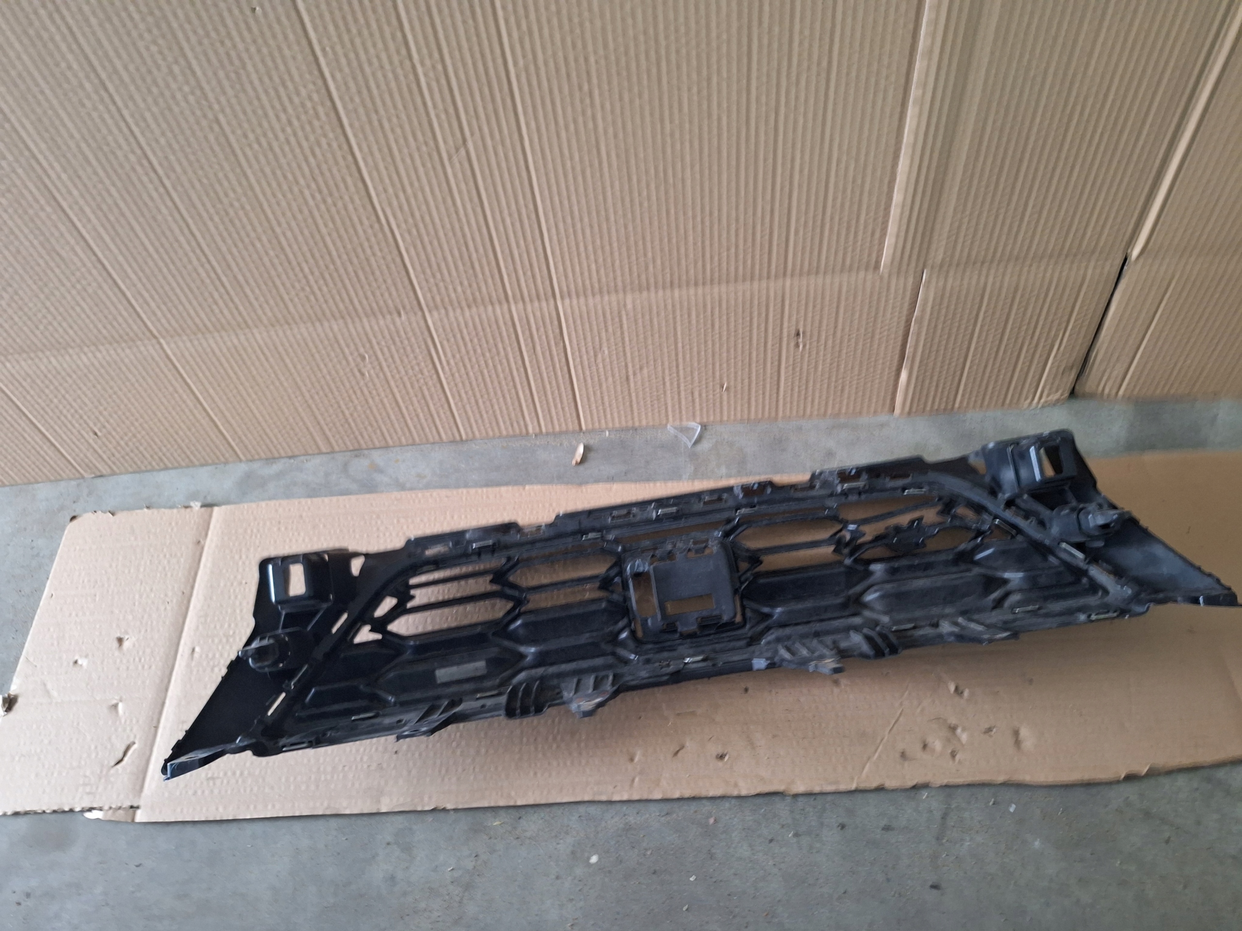 Seat Ateca grille radiator grill front 575853654E