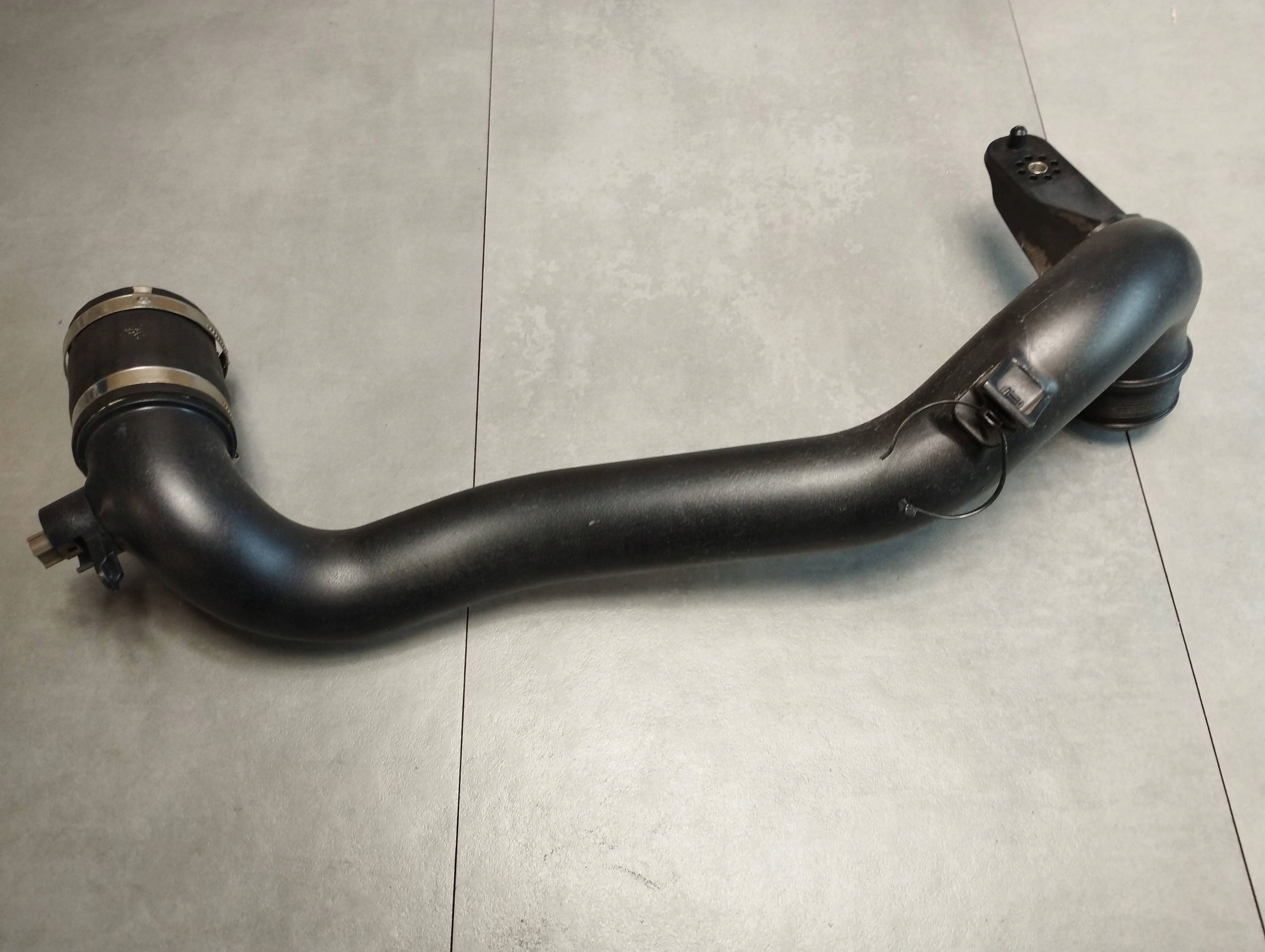 Volkswagen Amarok II wiring pipe MB3G6F073CD