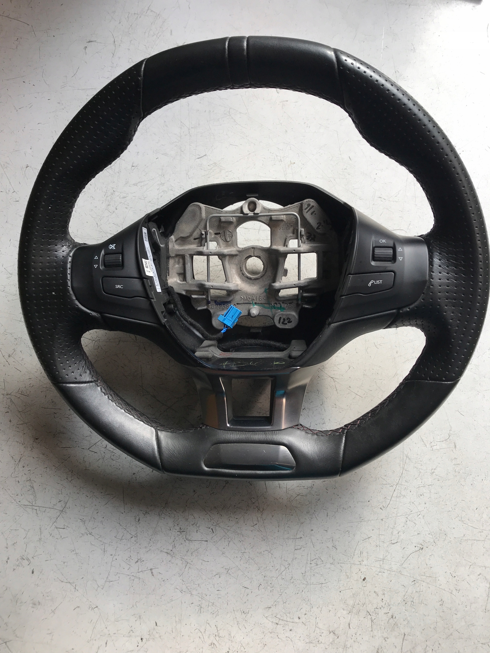 lenkrad SCIETA MULTIFUNKCJA PEUGEOT 208 XY