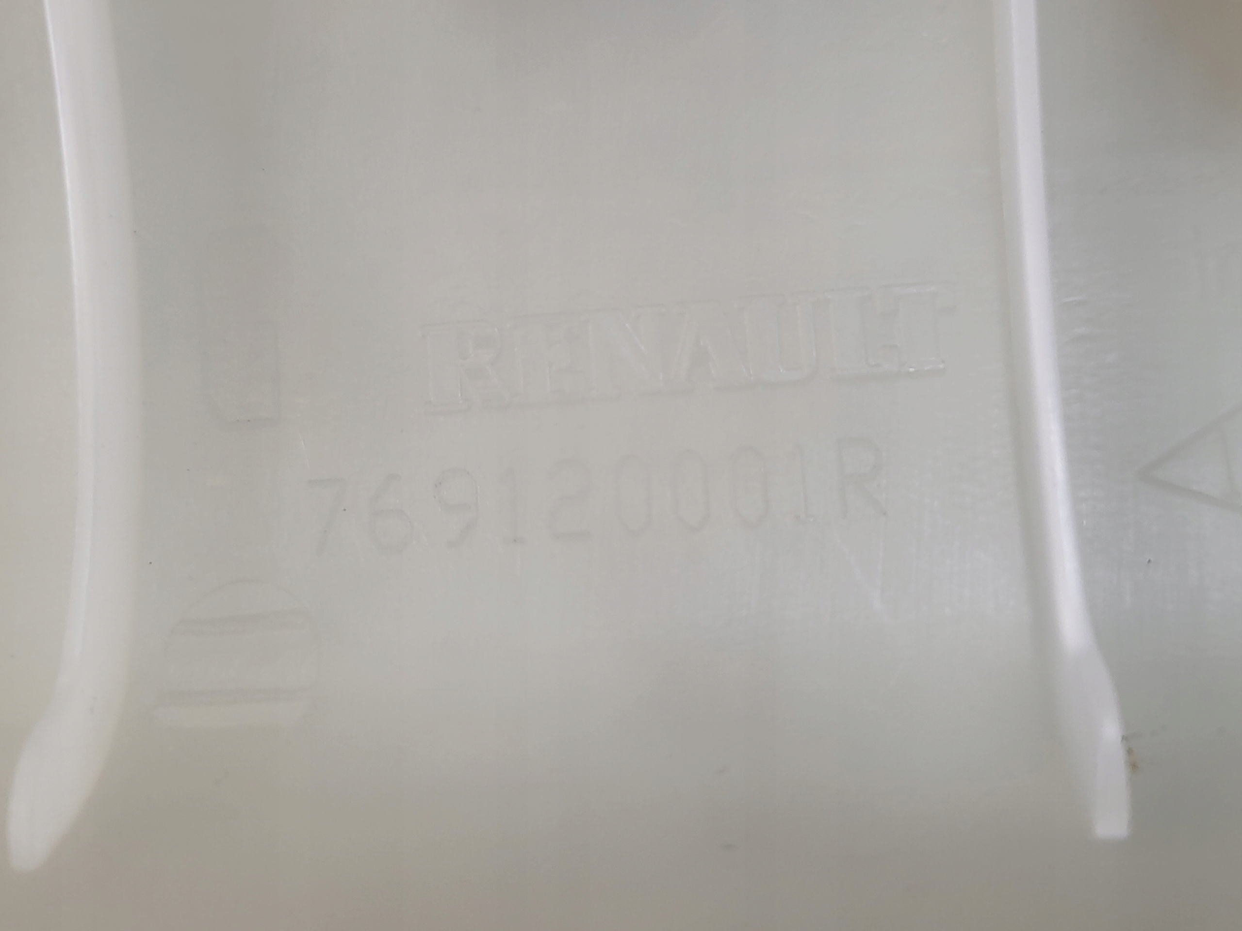 cover side SLUPKA A left front RENAULT LAGUNA III OE 769120001R