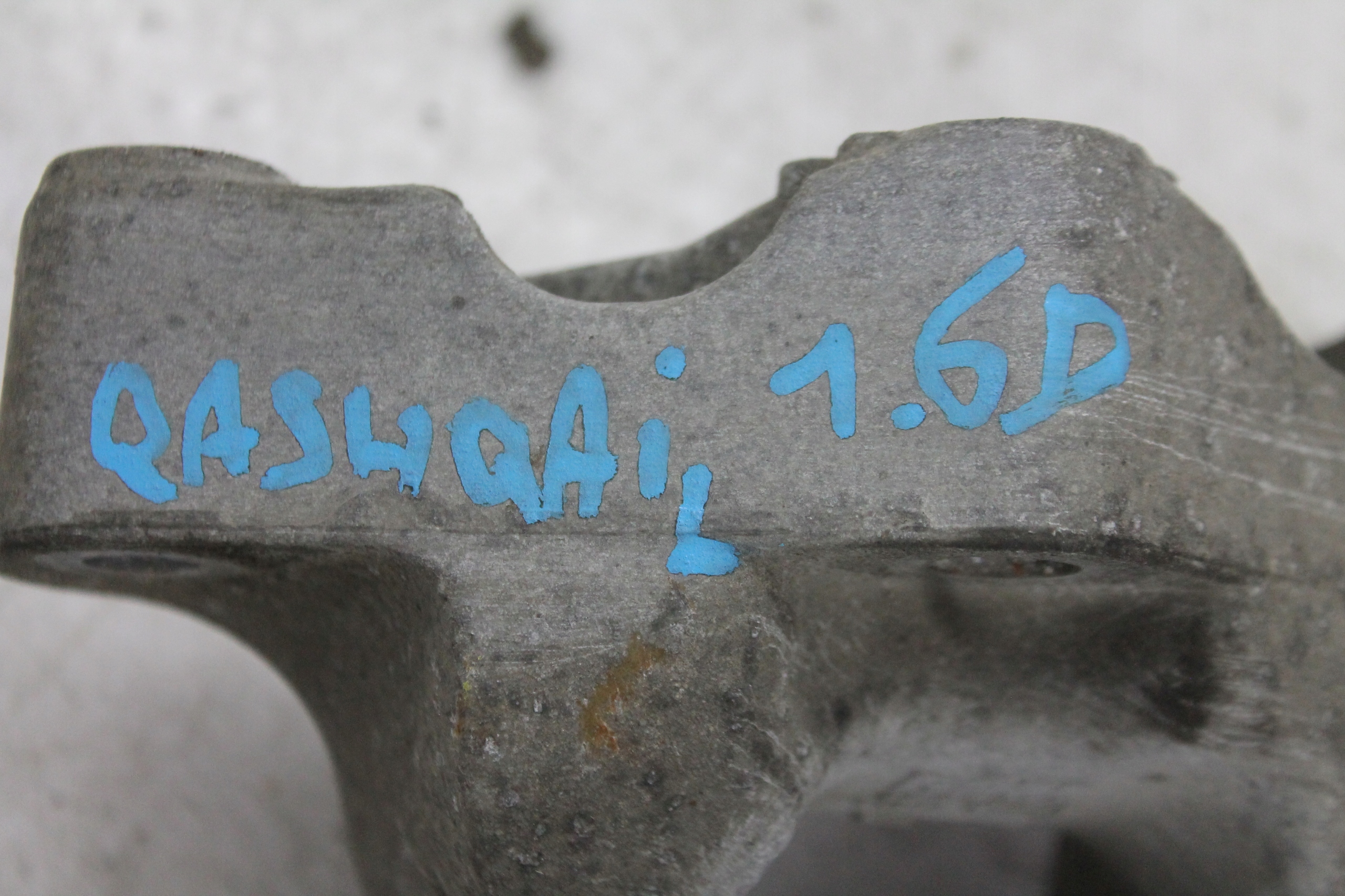 engine supporting mount 11332BB50A QASHQAI J10 1.6 D