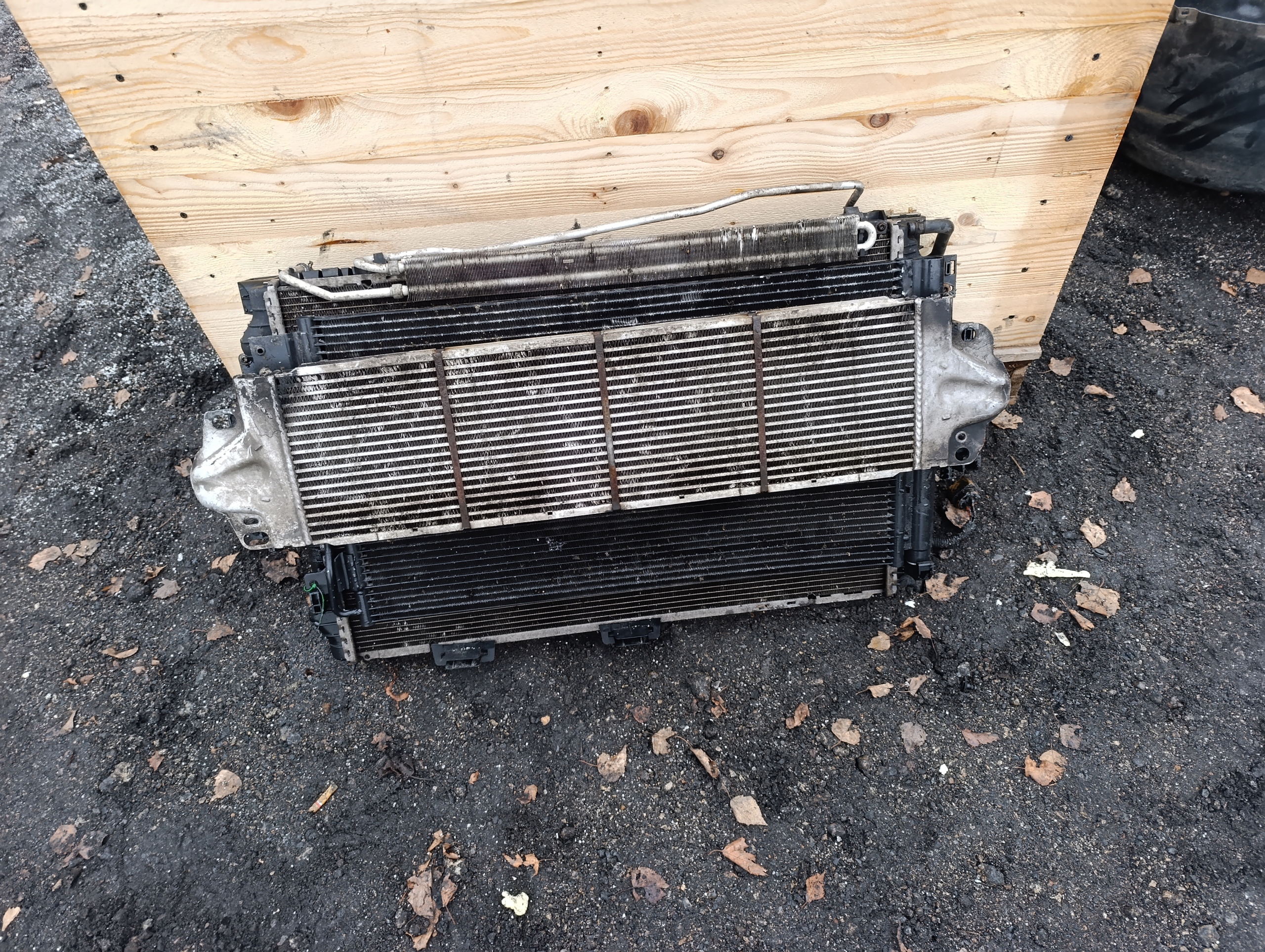 VW T5 2.5 TDI KOMPLET chladiče/ chladič vody intercooler ventilátor