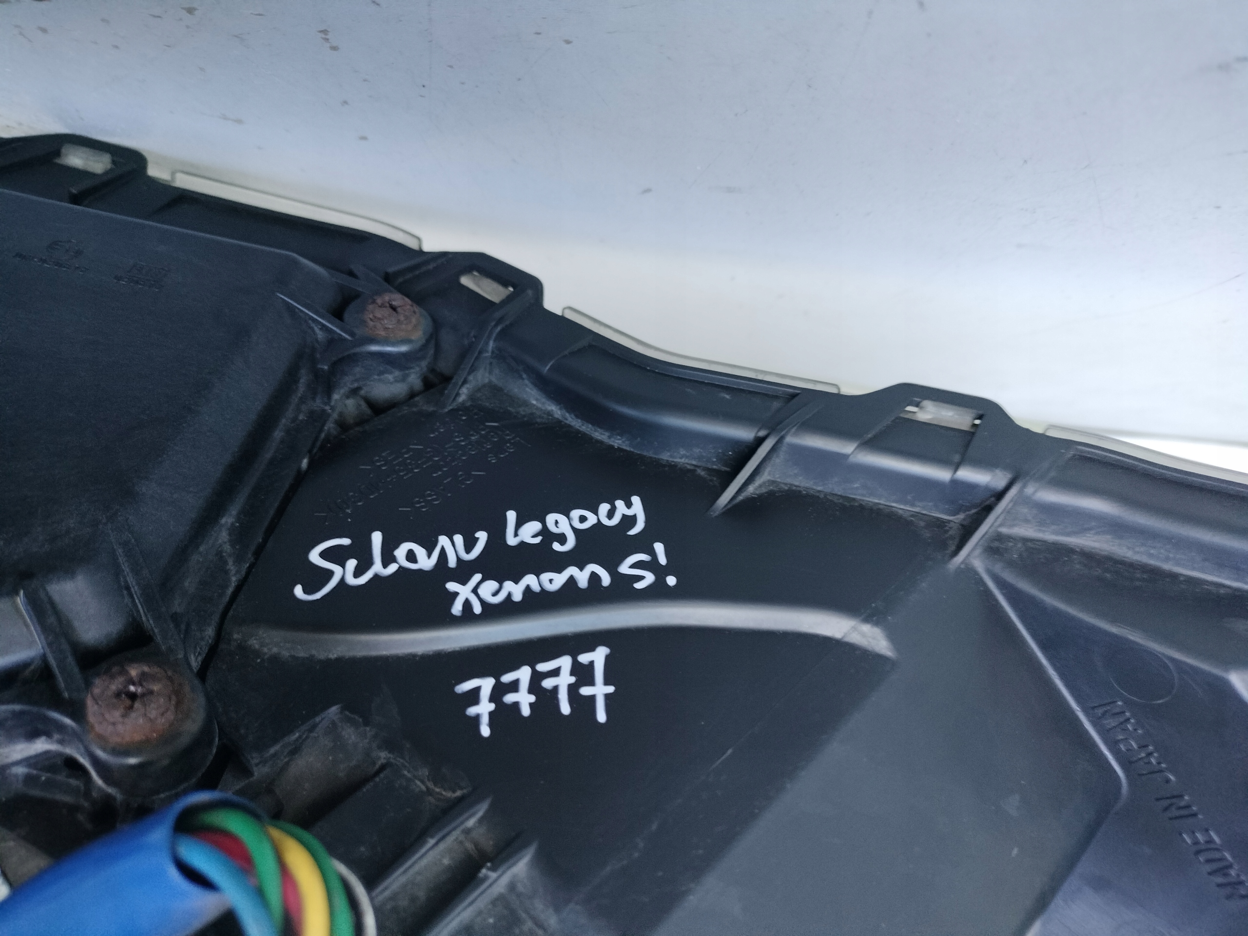 light right REFLEKTOR SUBARU LEGACY OUTBACK 09- XENON