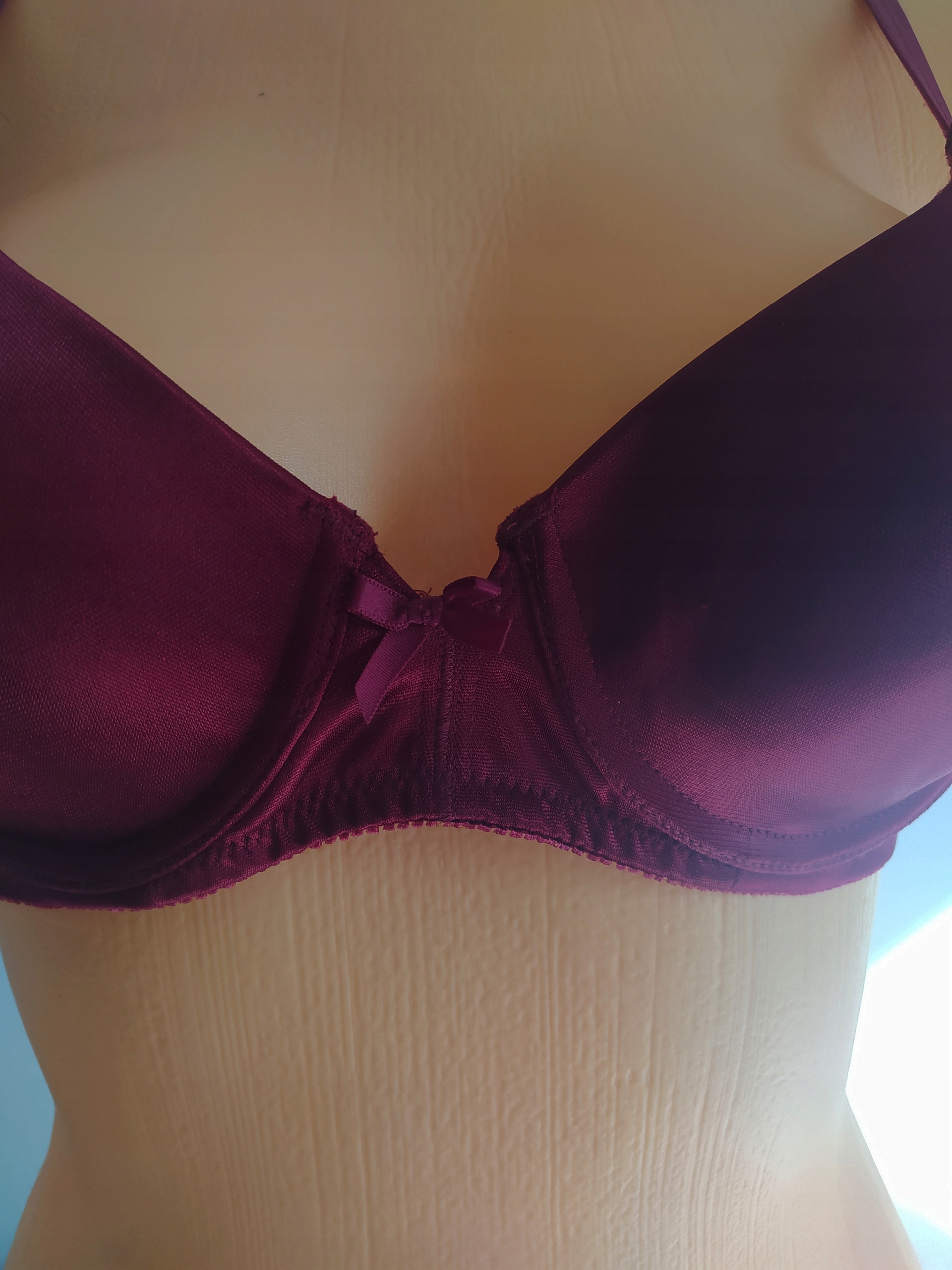 85AA 38AA Miss Astor biustonosz usztywniany bordo Kolor czerwony