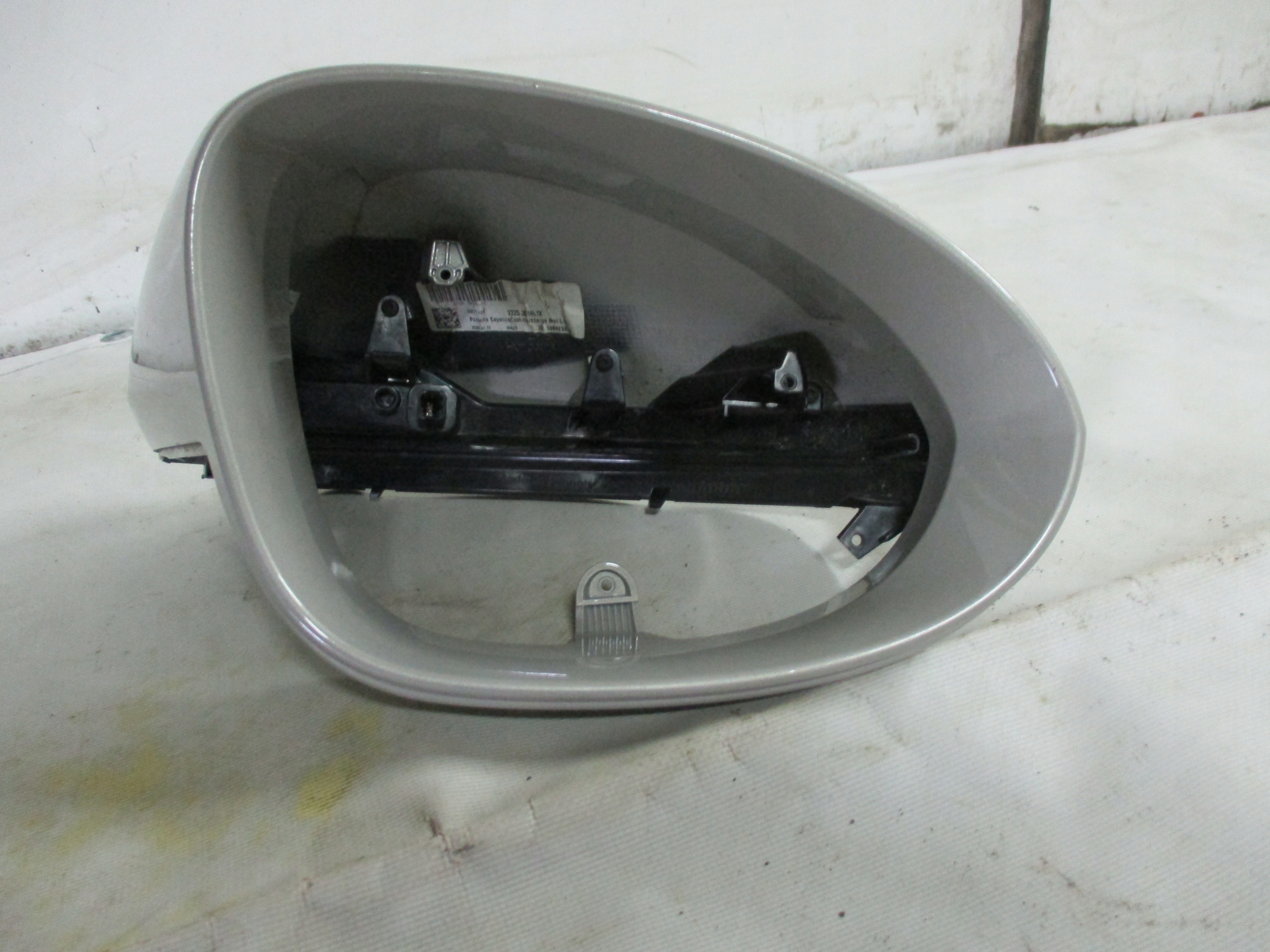 cover mirrors right Porsche Cayenne 2018r- 9Y1857528A