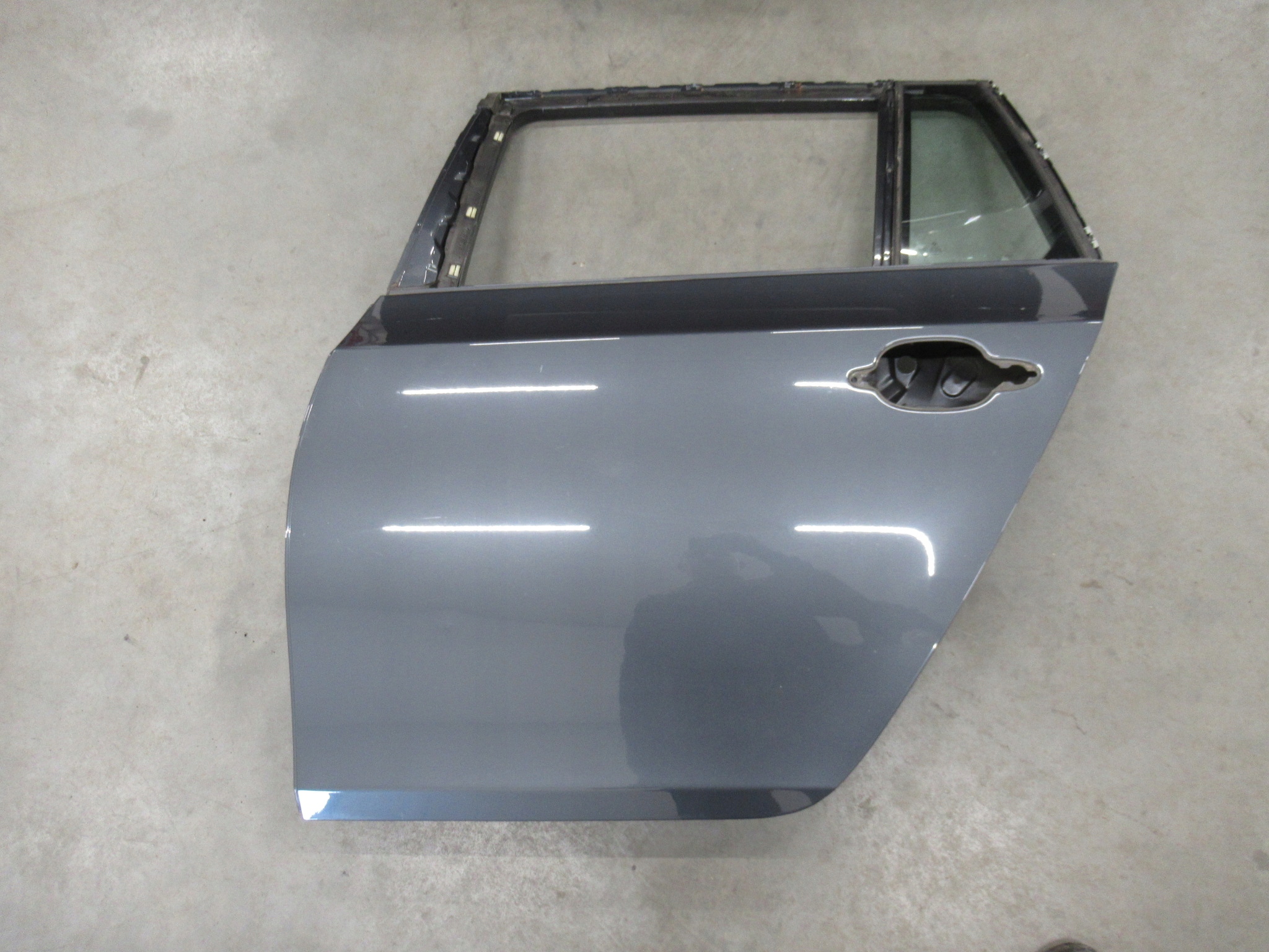 Tür hinten links links heck BMW e61 KOMBI Platin Grau A68