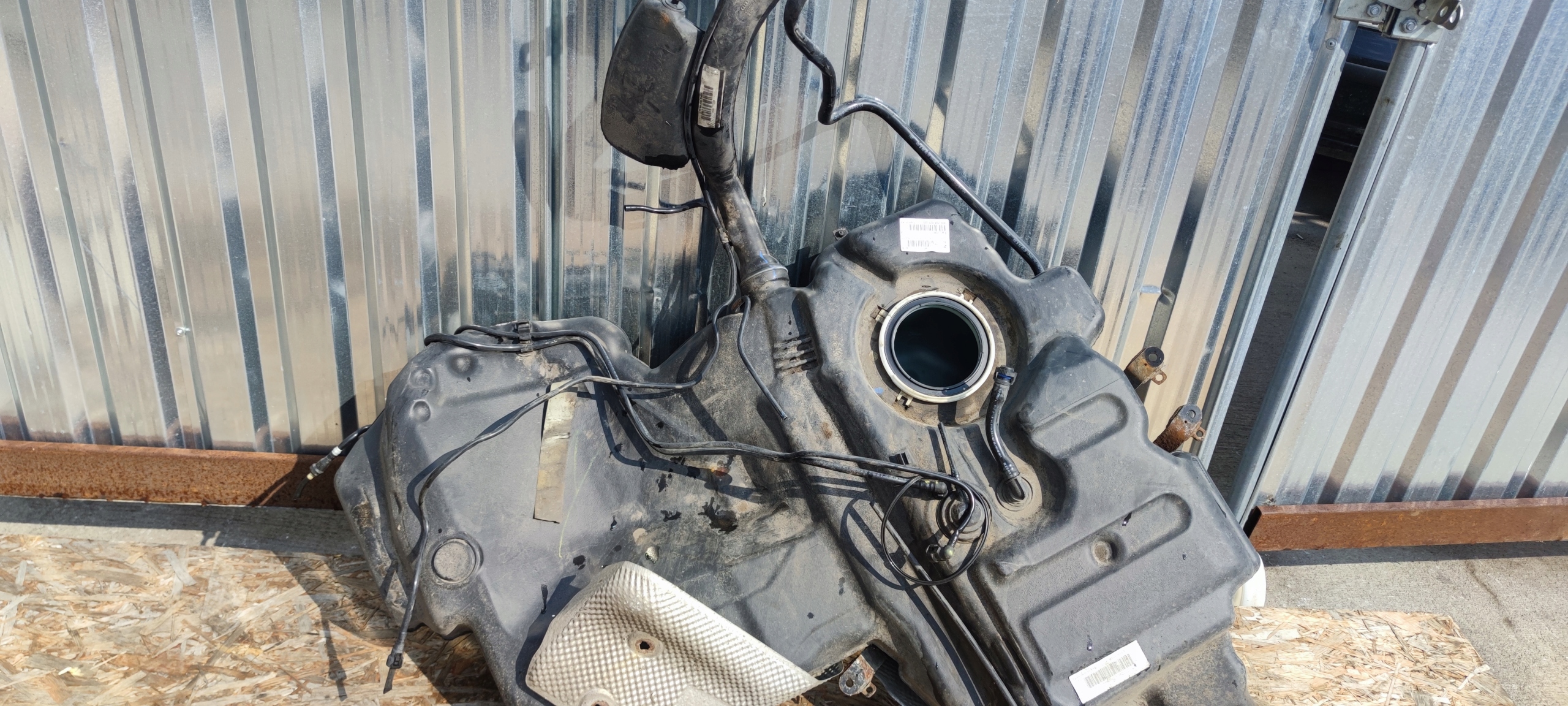 kraftstofftank tank AUDI A6 C6 4F0201021ER benzin