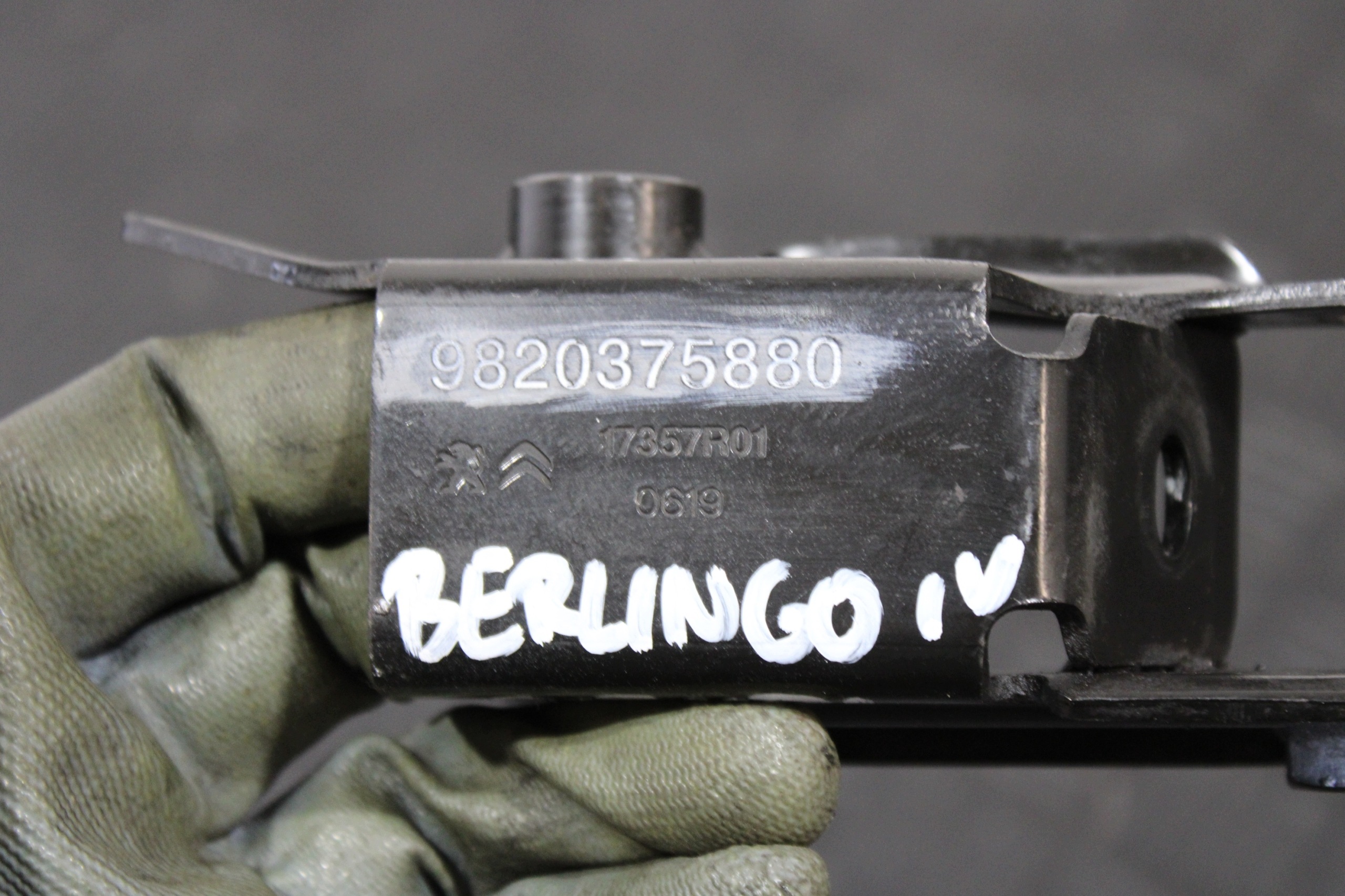 Support Support plaque Moteur 9820375880 CITROEN BERLINGO IV 4 2019