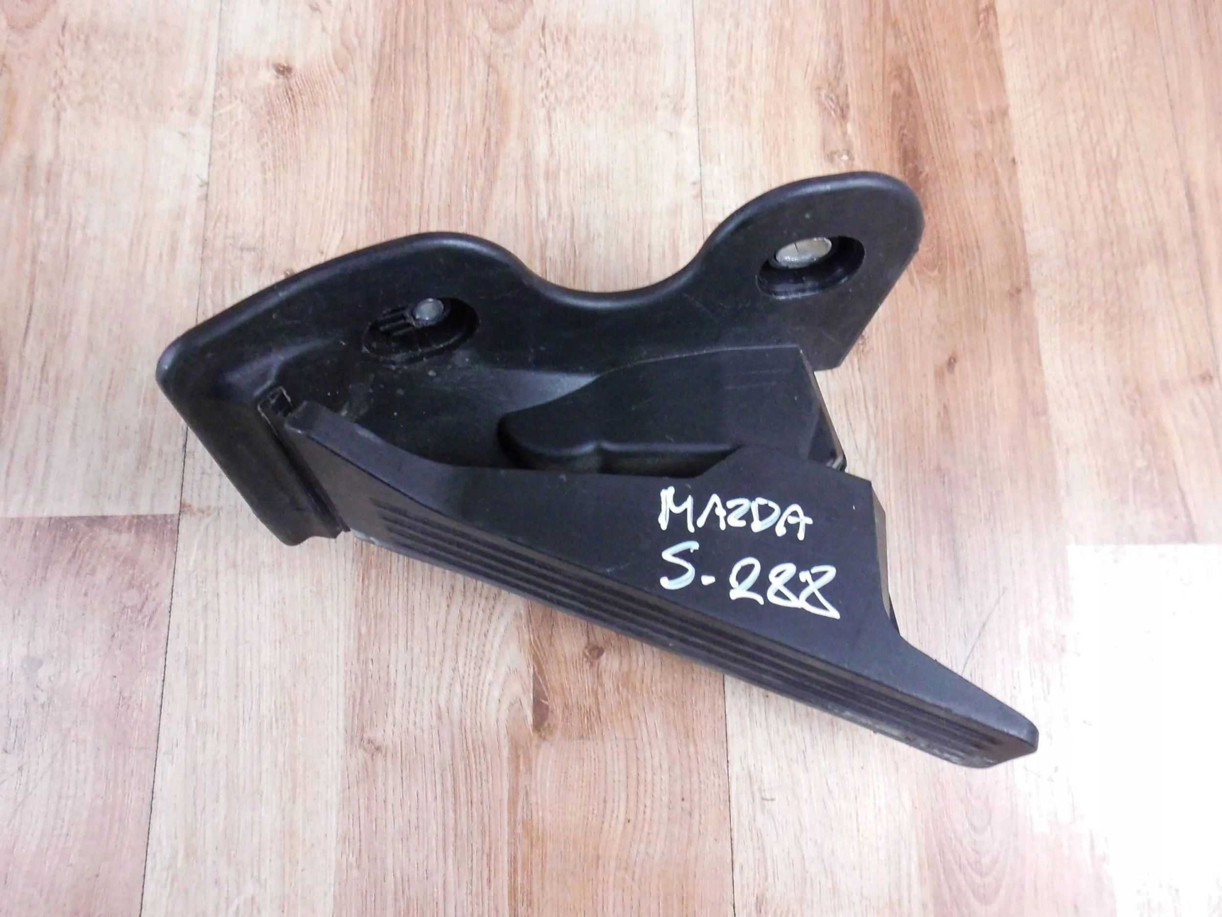 Mazda CX5 and potentiometer accelerator pedal GHP9-41600-H