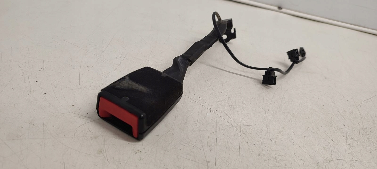 Zapinka supports left front VW Touran 1,9 TDI