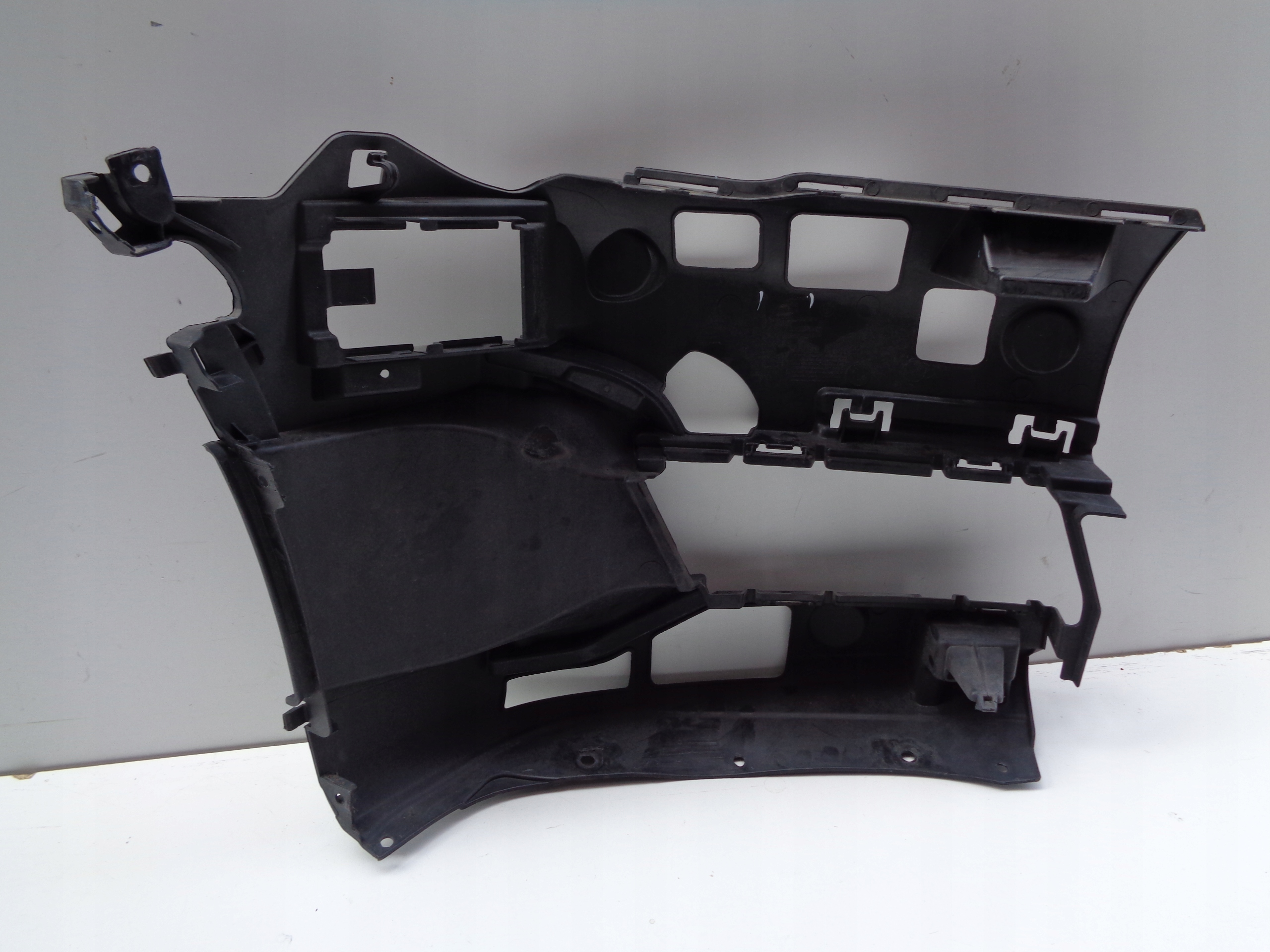 bumper bracket left front BMW 5 G30 G31 LIFT