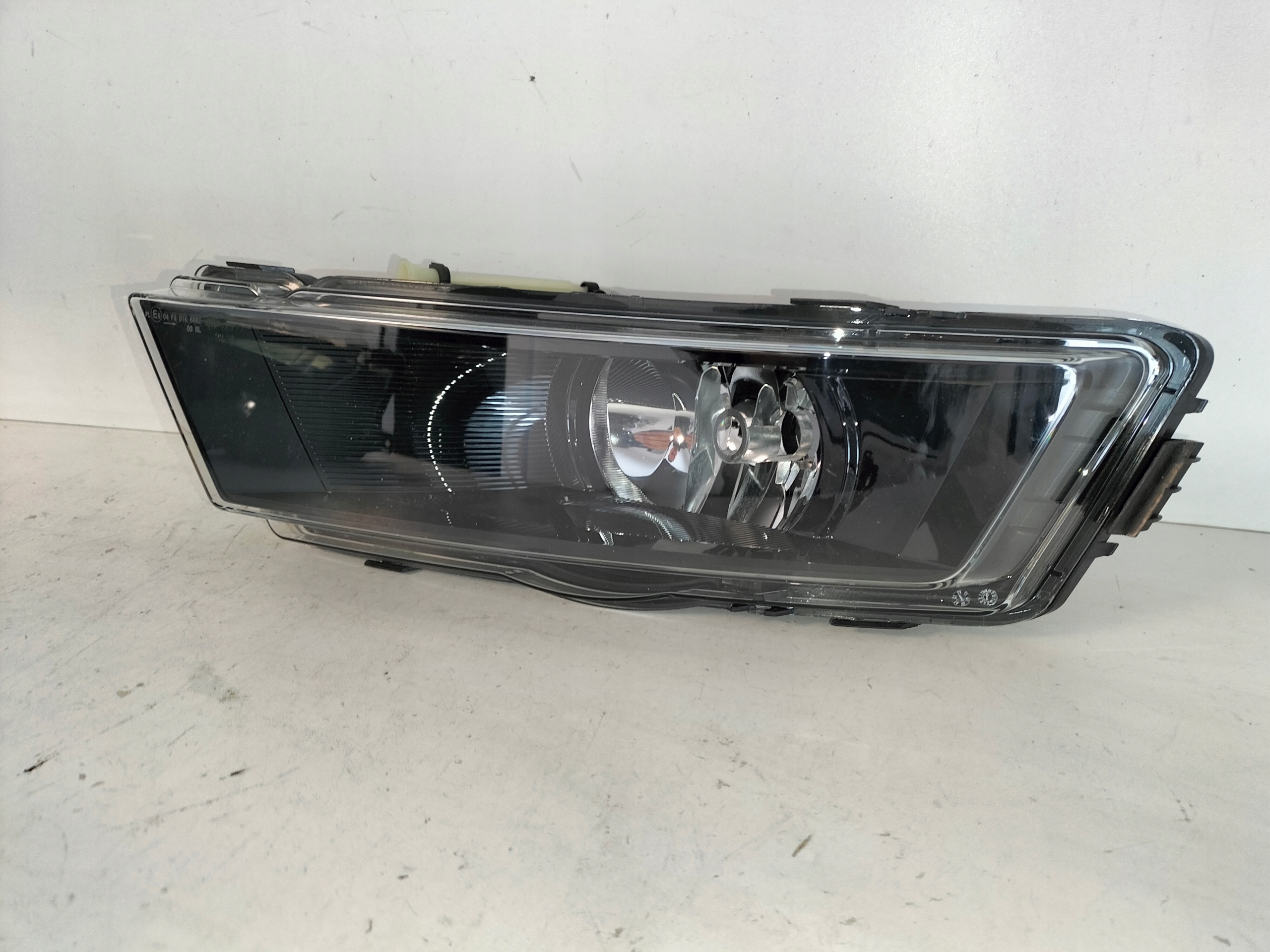fog light light left SKODA RAPID 12